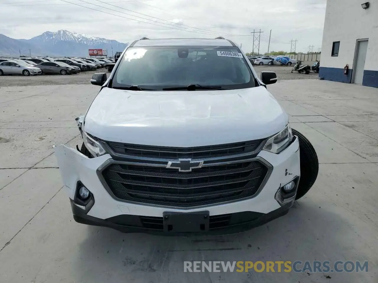 5 Photograph of a damaged car 1GNEVKKW1KJ106739 CHEVROLET TRAVERSE 2019