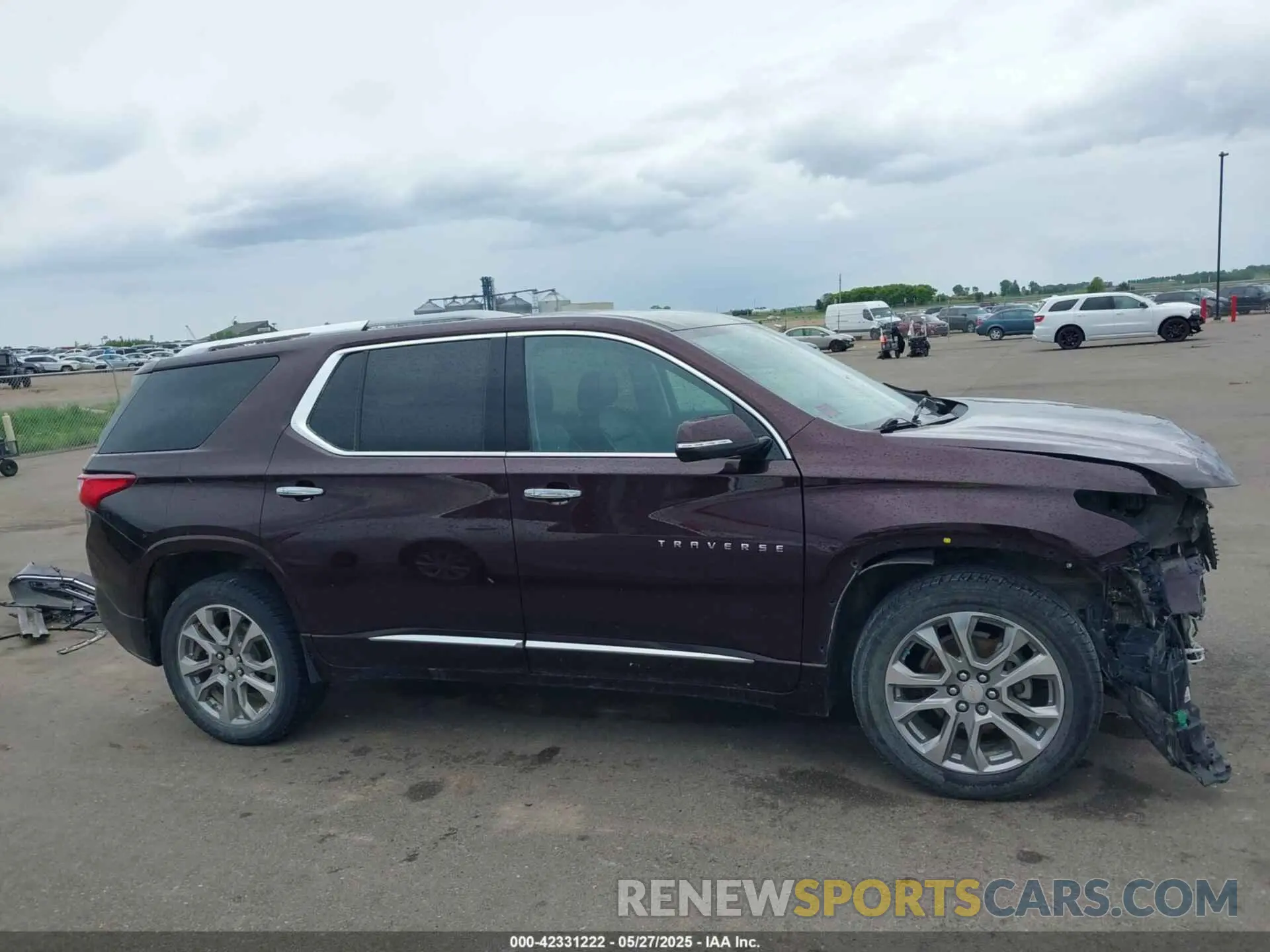 14 Photograph of a damaged car 1GNEVKKW1KJ109544 CHEVROLET TRAVERSE 2019