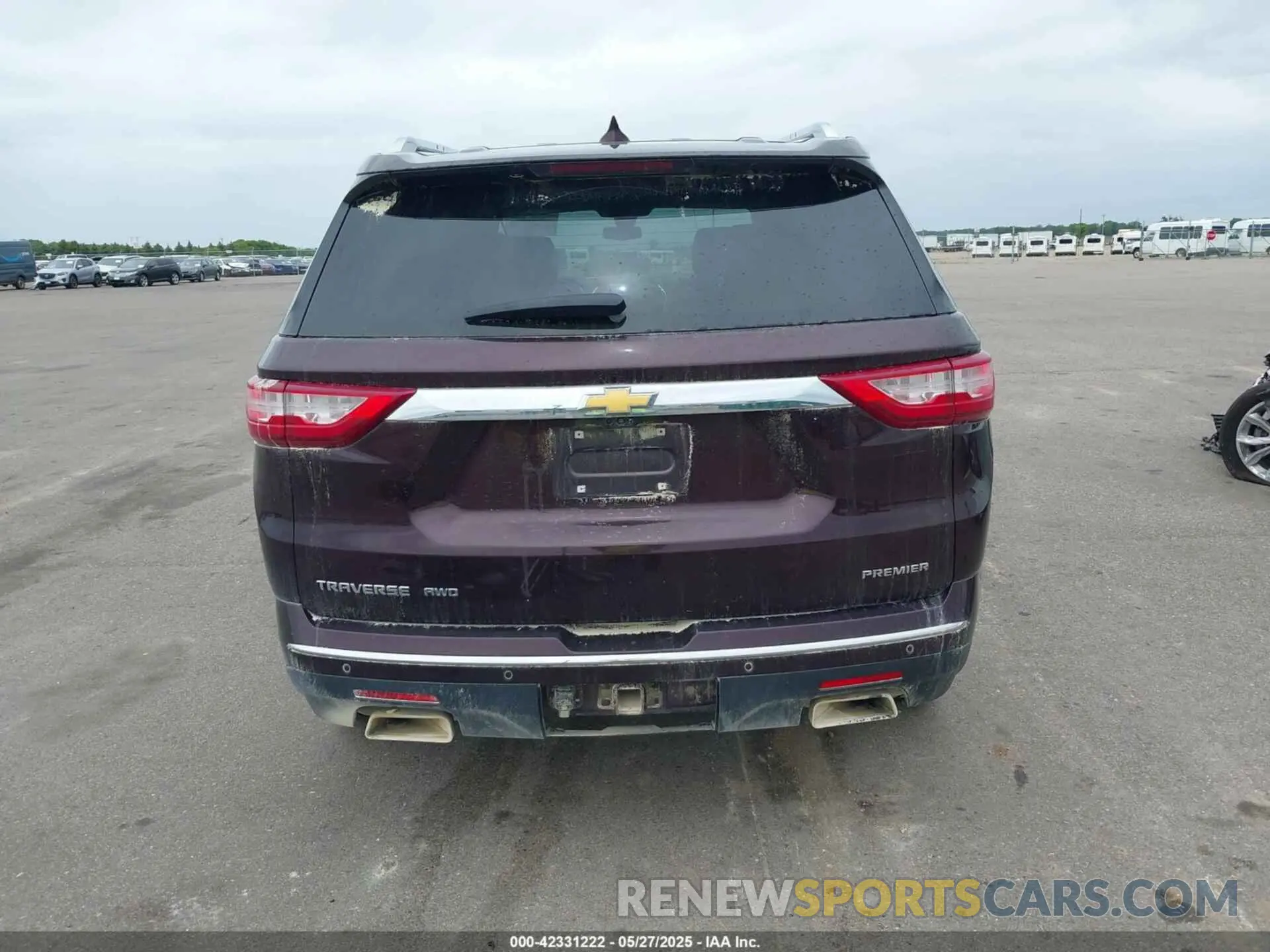 17 Photograph of a damaged car 1GNEVKKW1KJ109544 CHEVROLET TRAVERSE 2019
