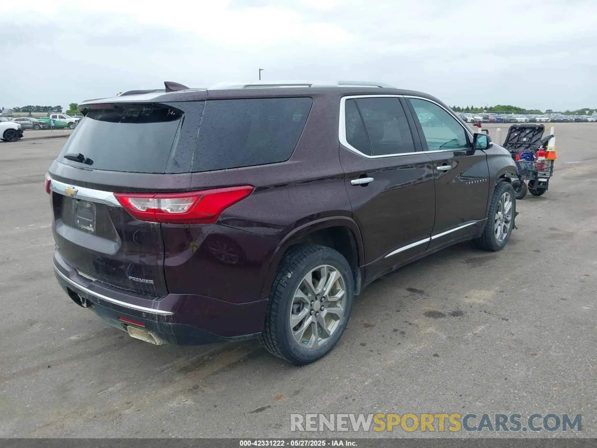 4 Photograph of a damaged car 1GNEVKKW1KJ109544 CHEVROLET TRAVERSE 2019