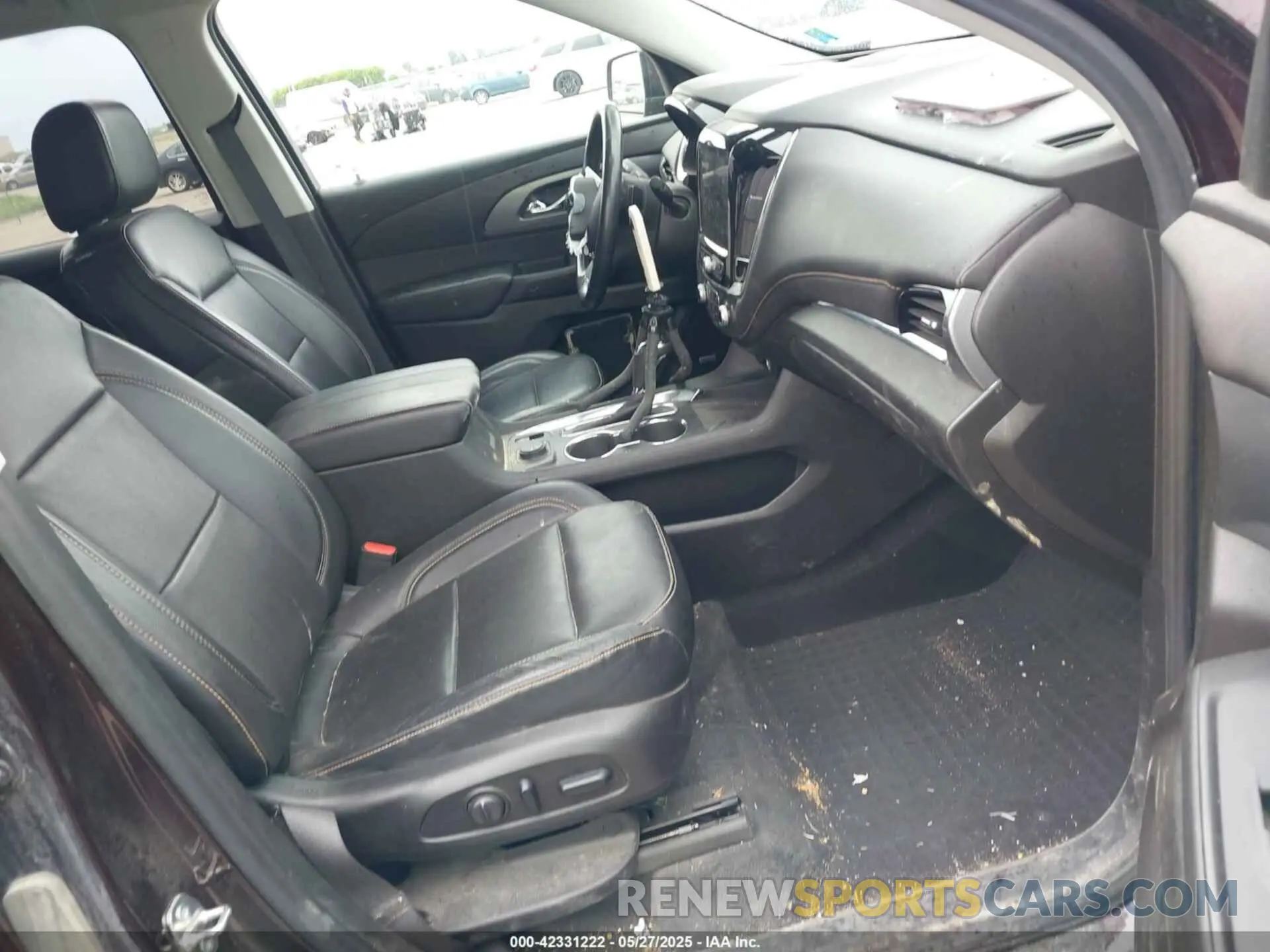 5 Photograph of a damaged car 1GNEVKKW1KJ109544 CHEVROLET TRAVERSE 2019