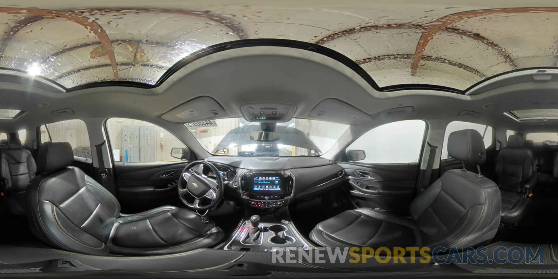14 Photograph of a damaged car 1GNEVKKW1KJ233314 CHEVROLET TRAVERSE 2019
