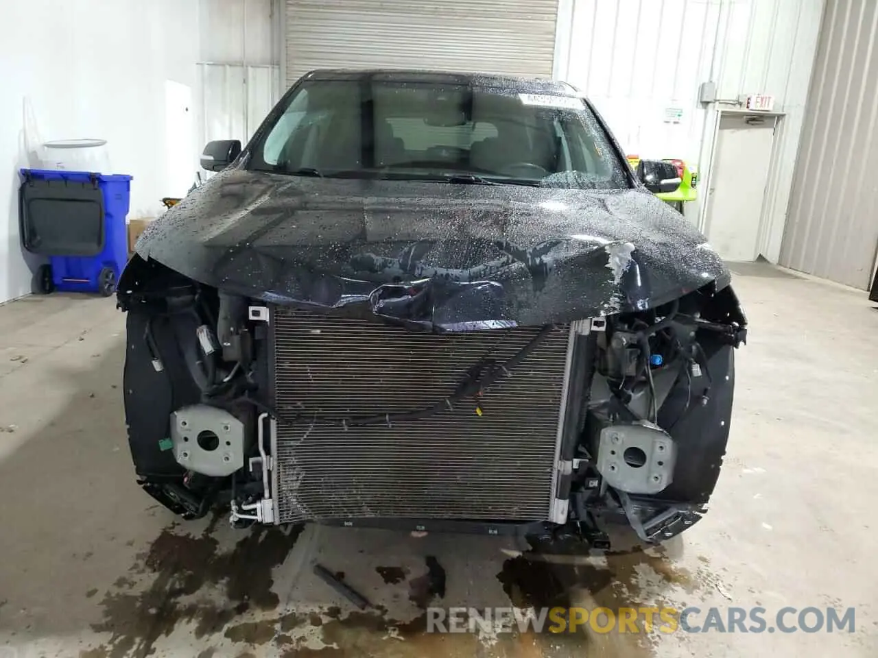 5 Photograph of a damaged car 1GNEVKKW1KJ233314 CHEVROLET TRAVERSE 2019