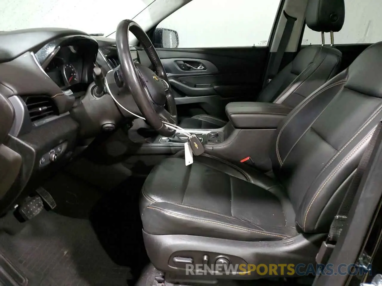 7 Photograph of a damaged car 1GNEVKKW1KJ233314 CHEVROLET TRAVERSE 2019