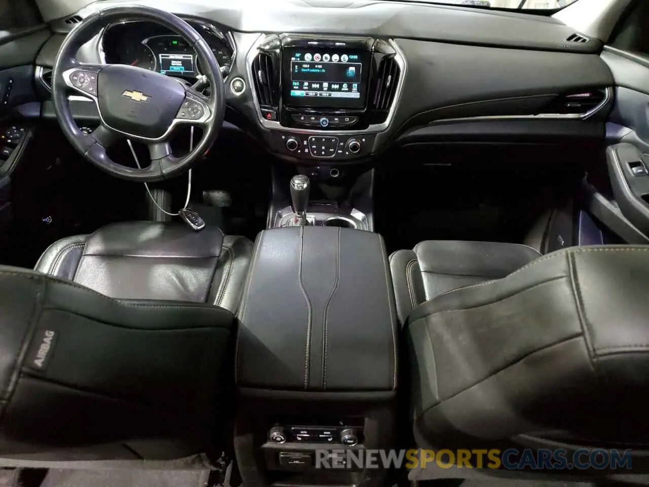 8 Photograph of a damaged car 1GNEVKKW1KJ233314 CHEVROLET TRAVERSE 2019