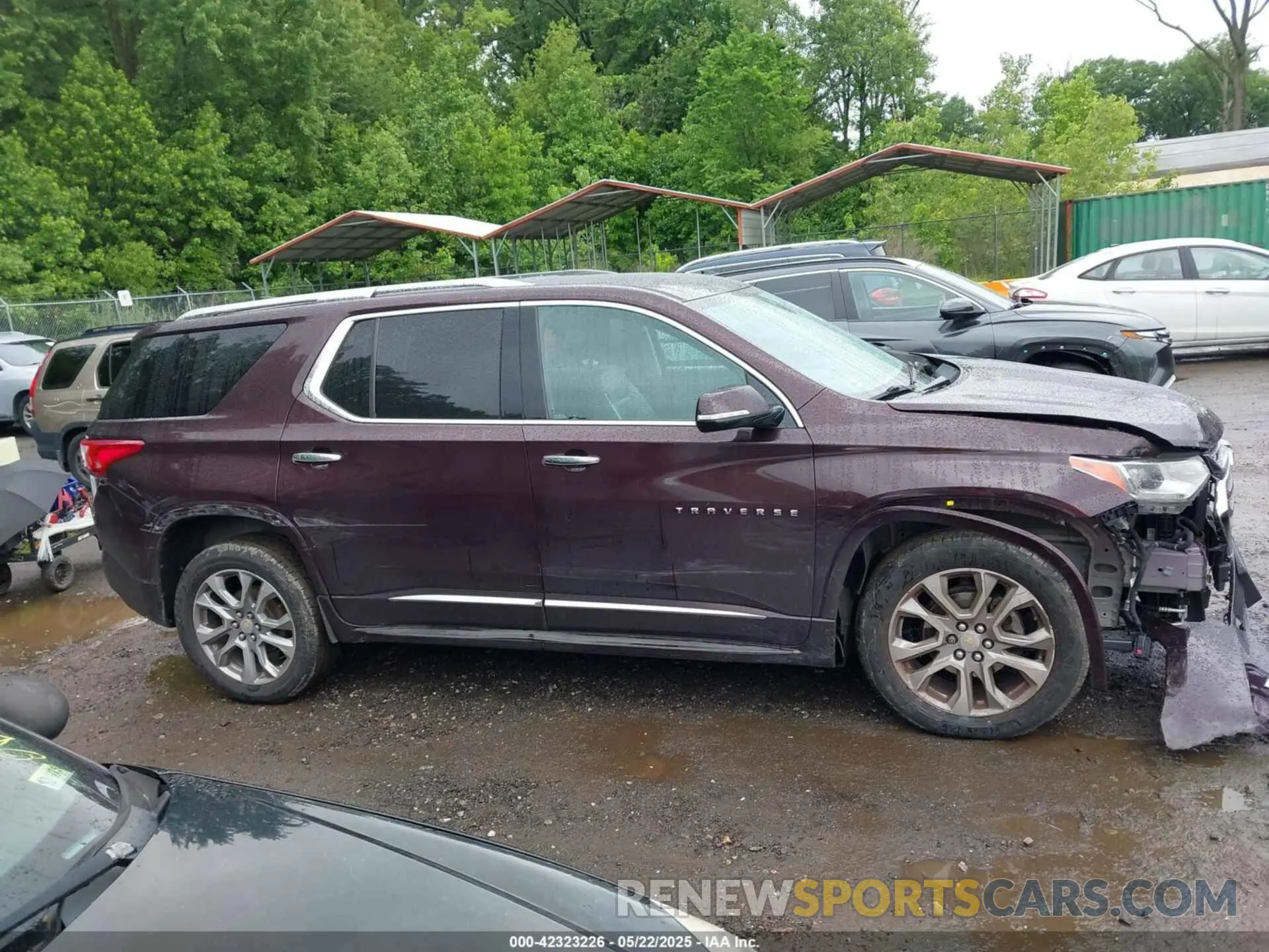 13 Photograph of a damaged car 1GNEVKKW2KJ125106 CHEVROLET TRAVERSE 2019