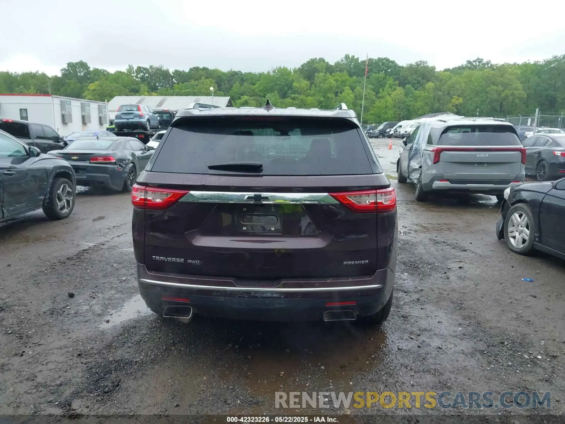 16 Photograph of a damaged car 1GNEVKKW2KJ125106 CHEVROLET TRAVERSE 2019