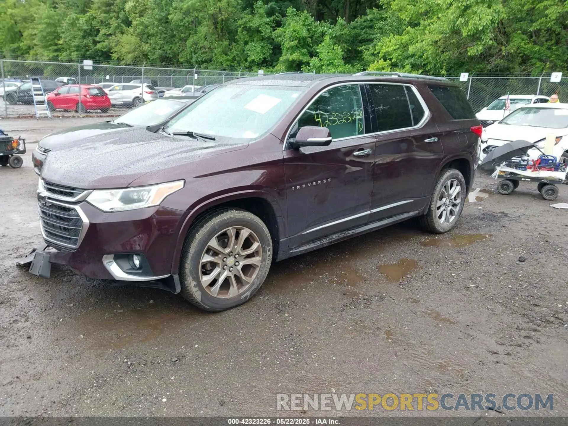 2 Photograph of a damaged car 1GNEVKKW2KJ125106 CHEVROLET TRAVERSE 2019