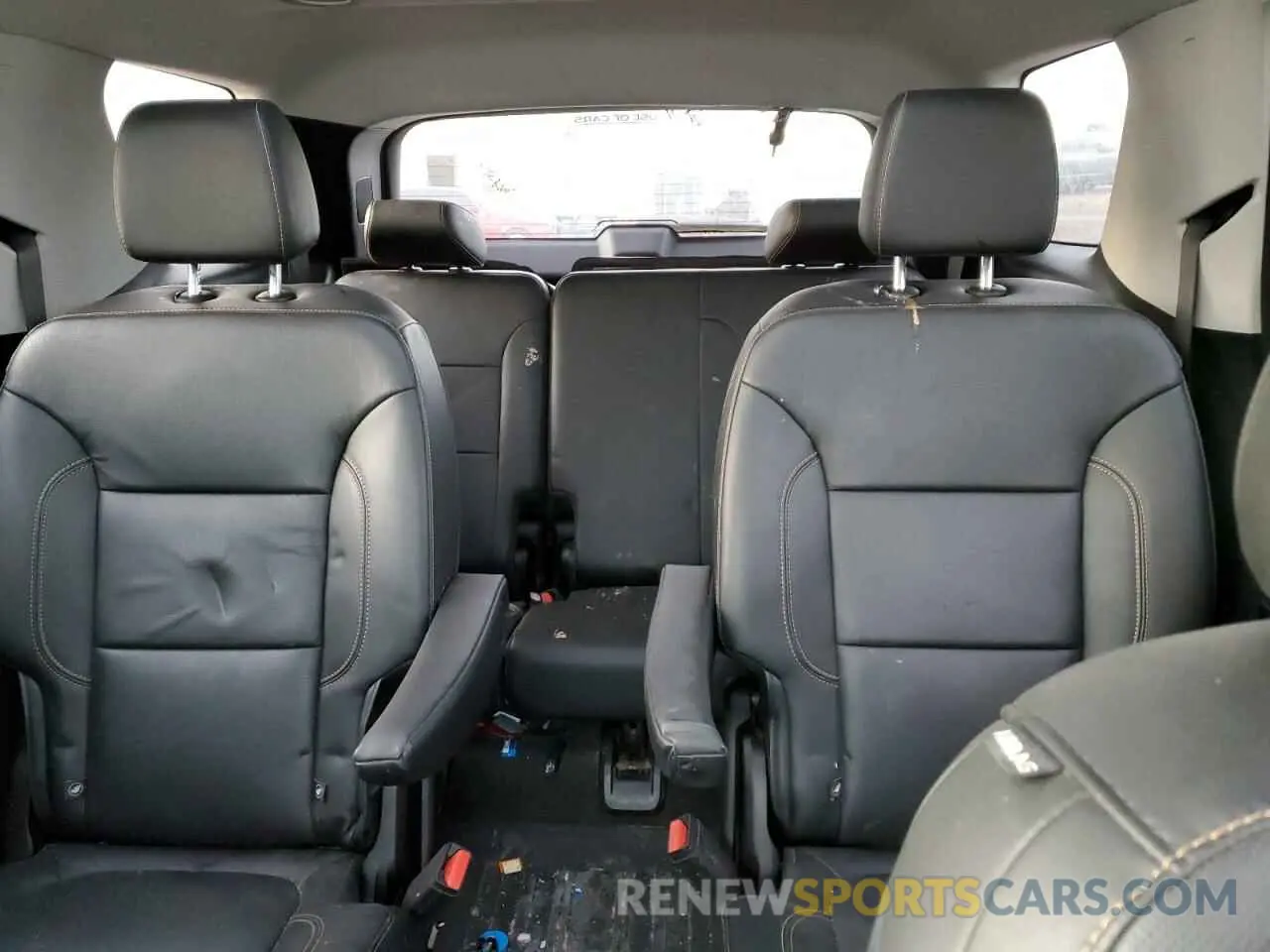 10 Photograph of a damaged car 1GNEVKKW2KJ192322 CHEVROLET TRAVERSE 2019