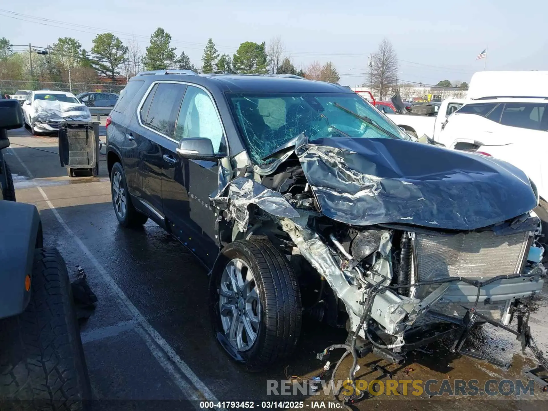 1 Photograph of a damaged car 1GNEVKKW3KJ200976 CHEVROLET TRAVERSE 2019