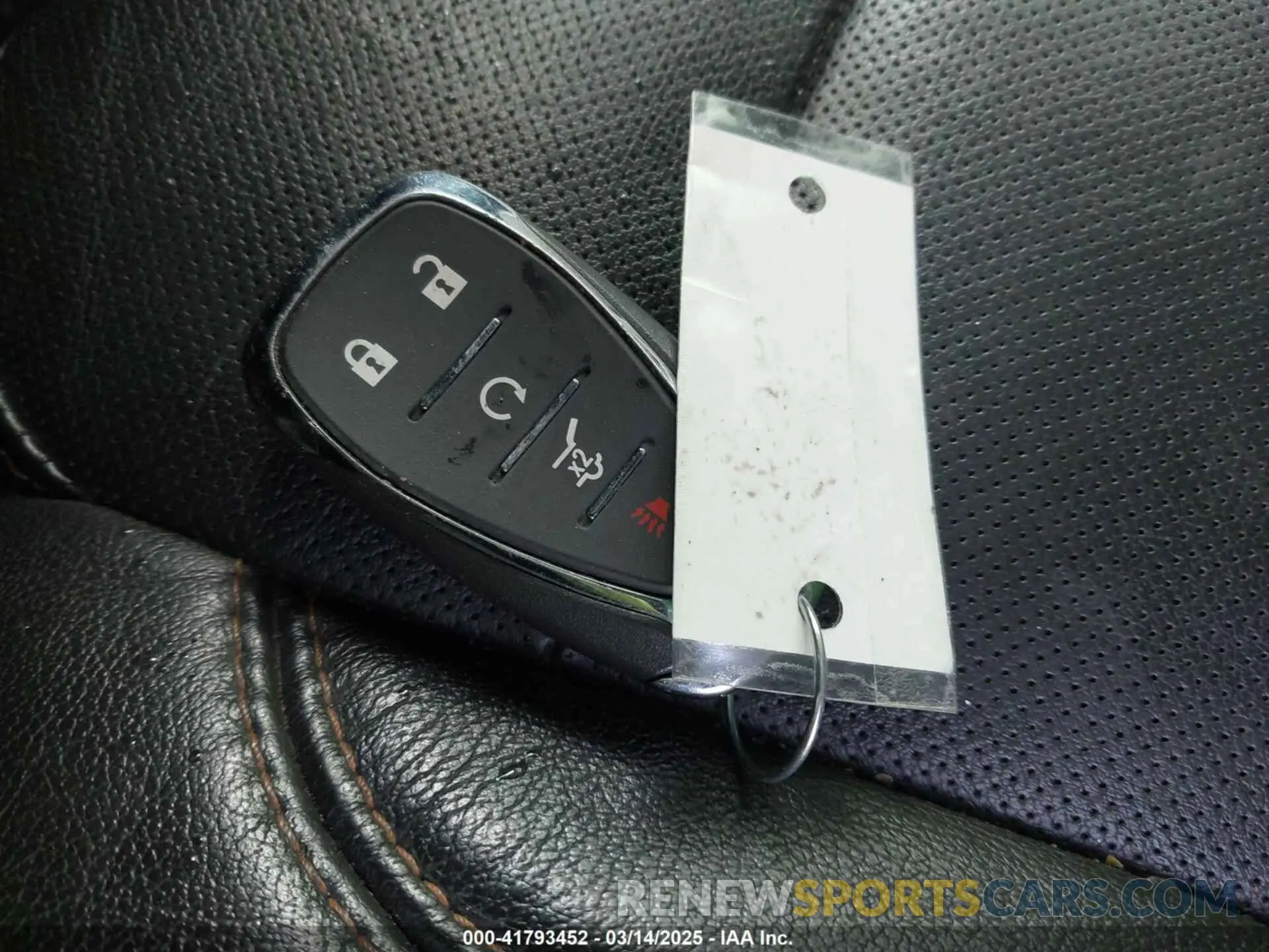 11 Photograph of a damaged car 1GNEVKKW3KJ200976 CHEVROLET TRAVERSE 2019