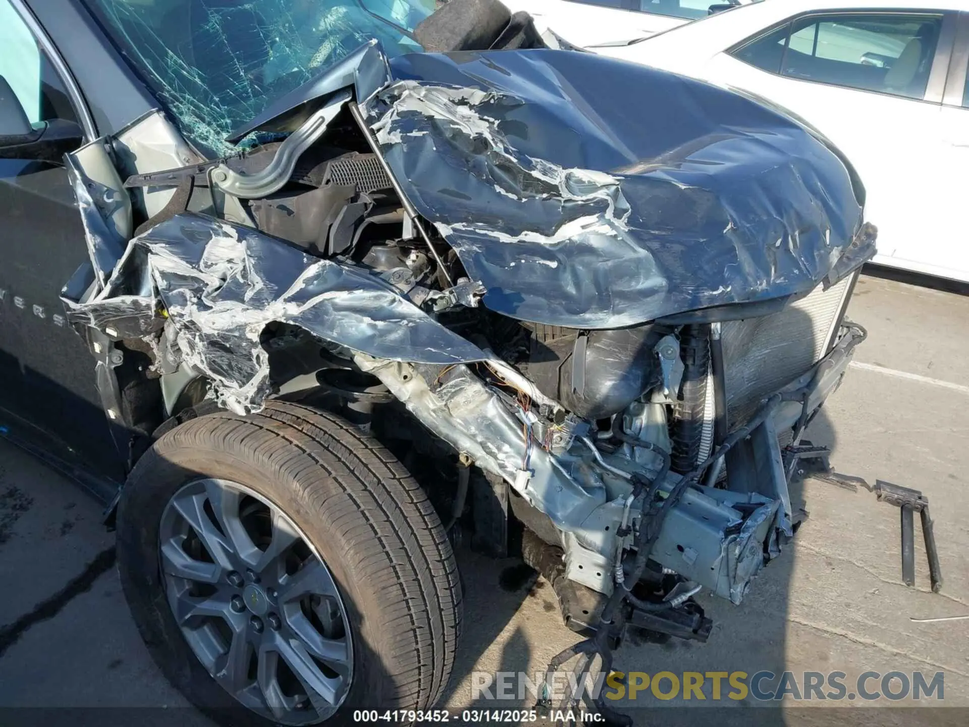6 Photograph of a damaged car 1GNEVKKW3KJ200976 CHEVROLET TRAVERSE 2019