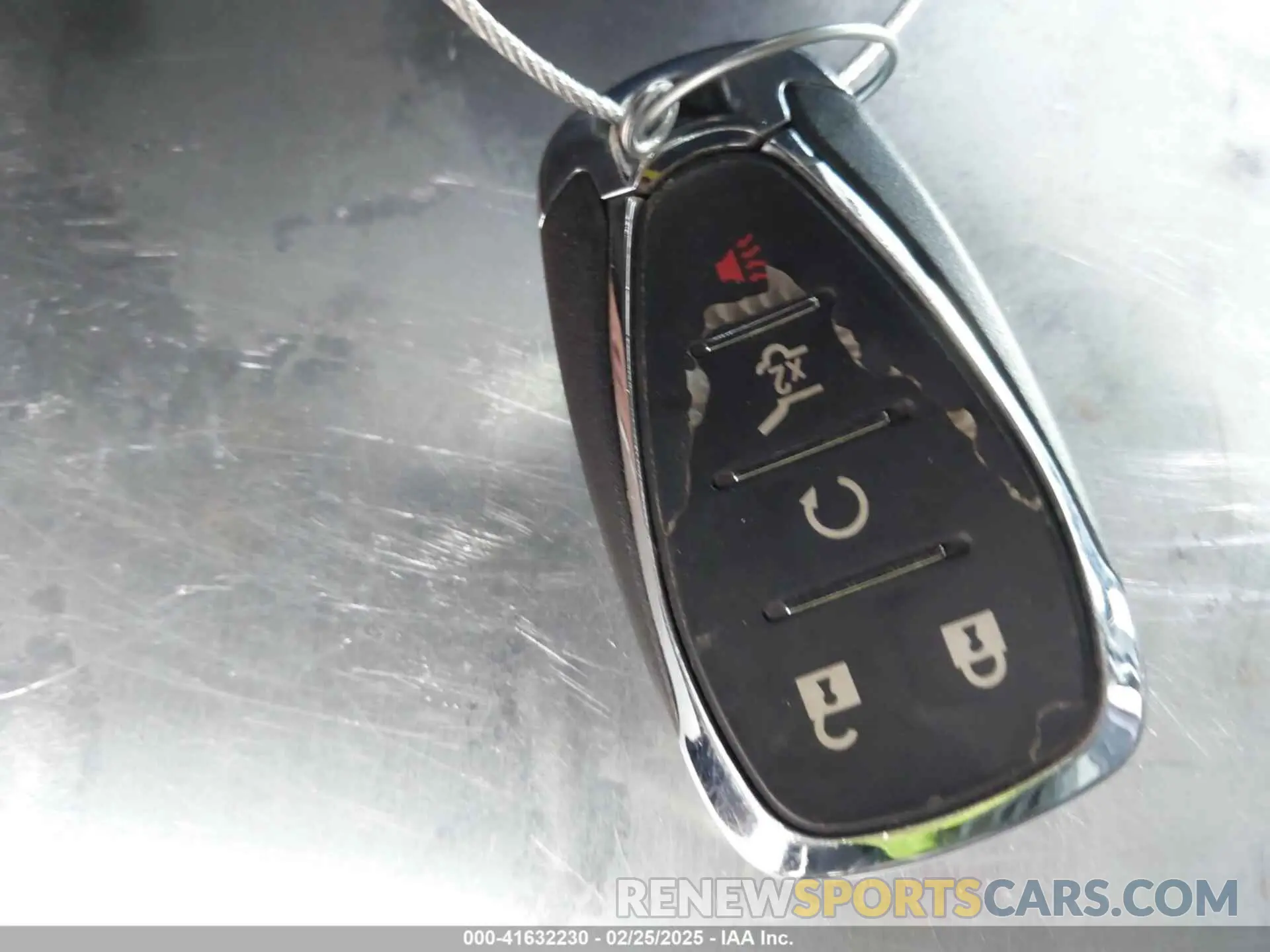 11 Photograph of a damaged car 1GNEVKKW3KJ281770 CHEVROLET TRAVERSE 2019