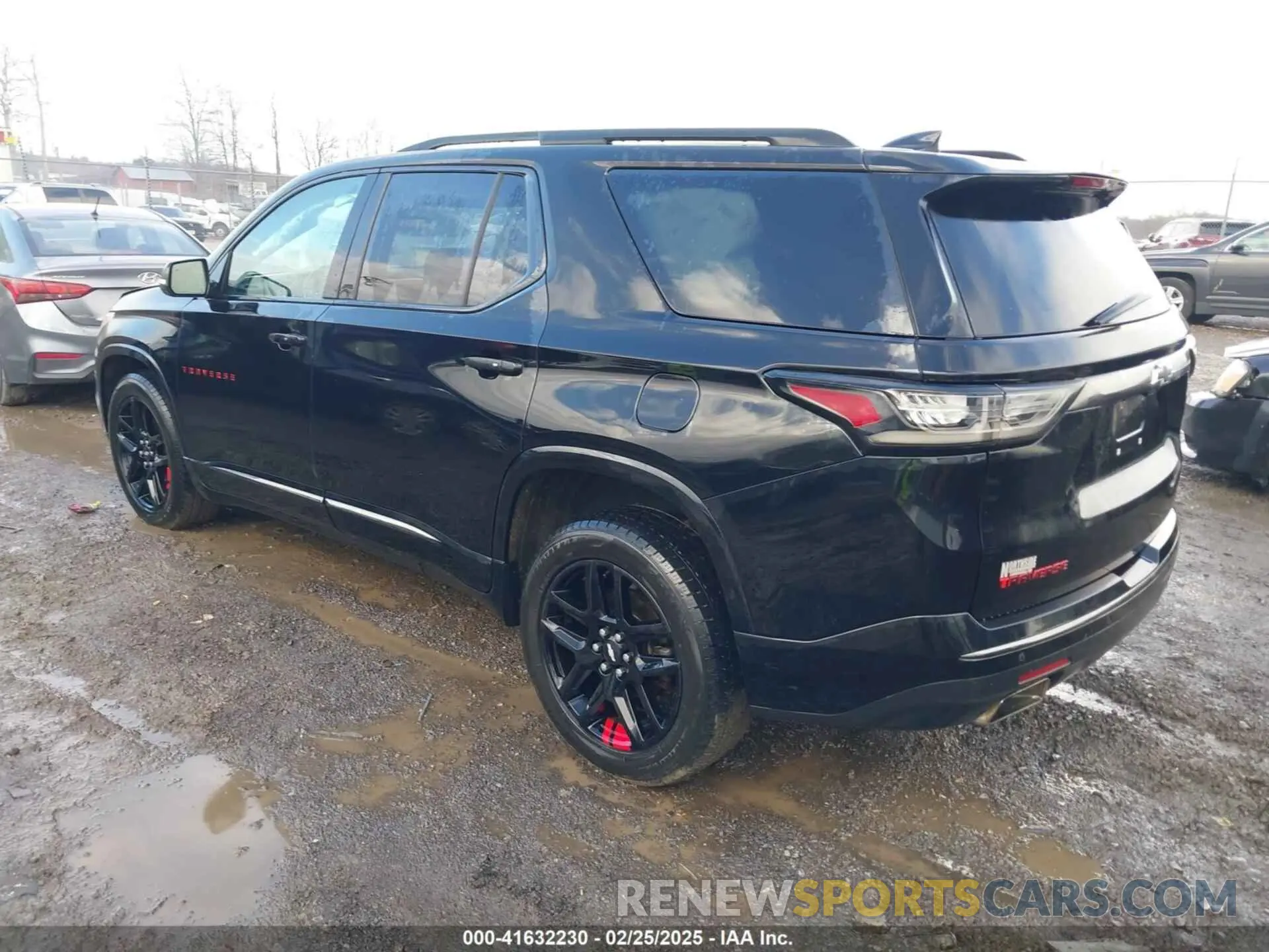 3 Photograph of a damaged car 1GNEVKKW3KJ281770 CHEVROLET TRAVERSE 2019