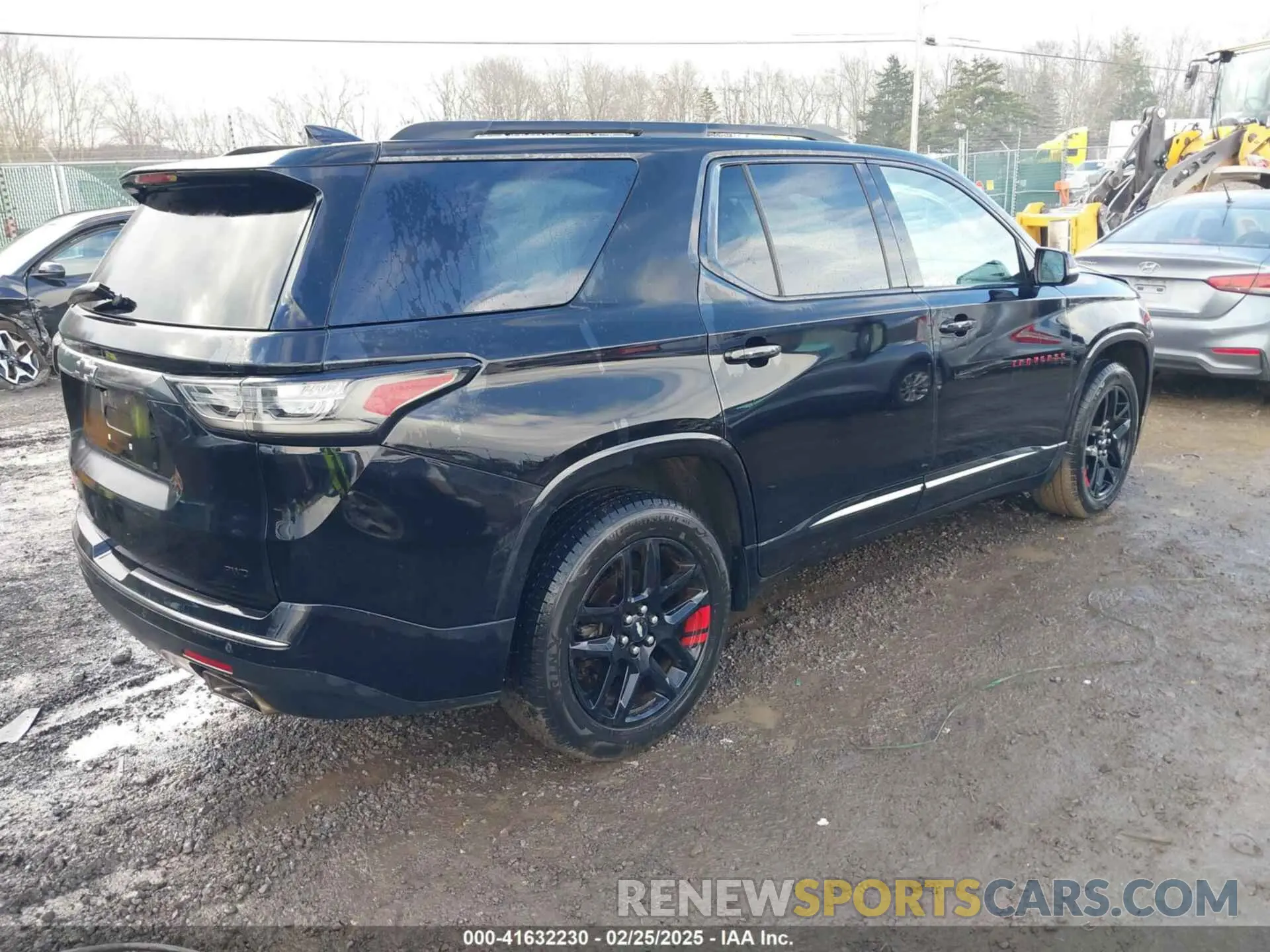 4 Photograph of a damaged car 1GNEVKKW3KJ281770 CHEVROLET TRAVERSE 2019