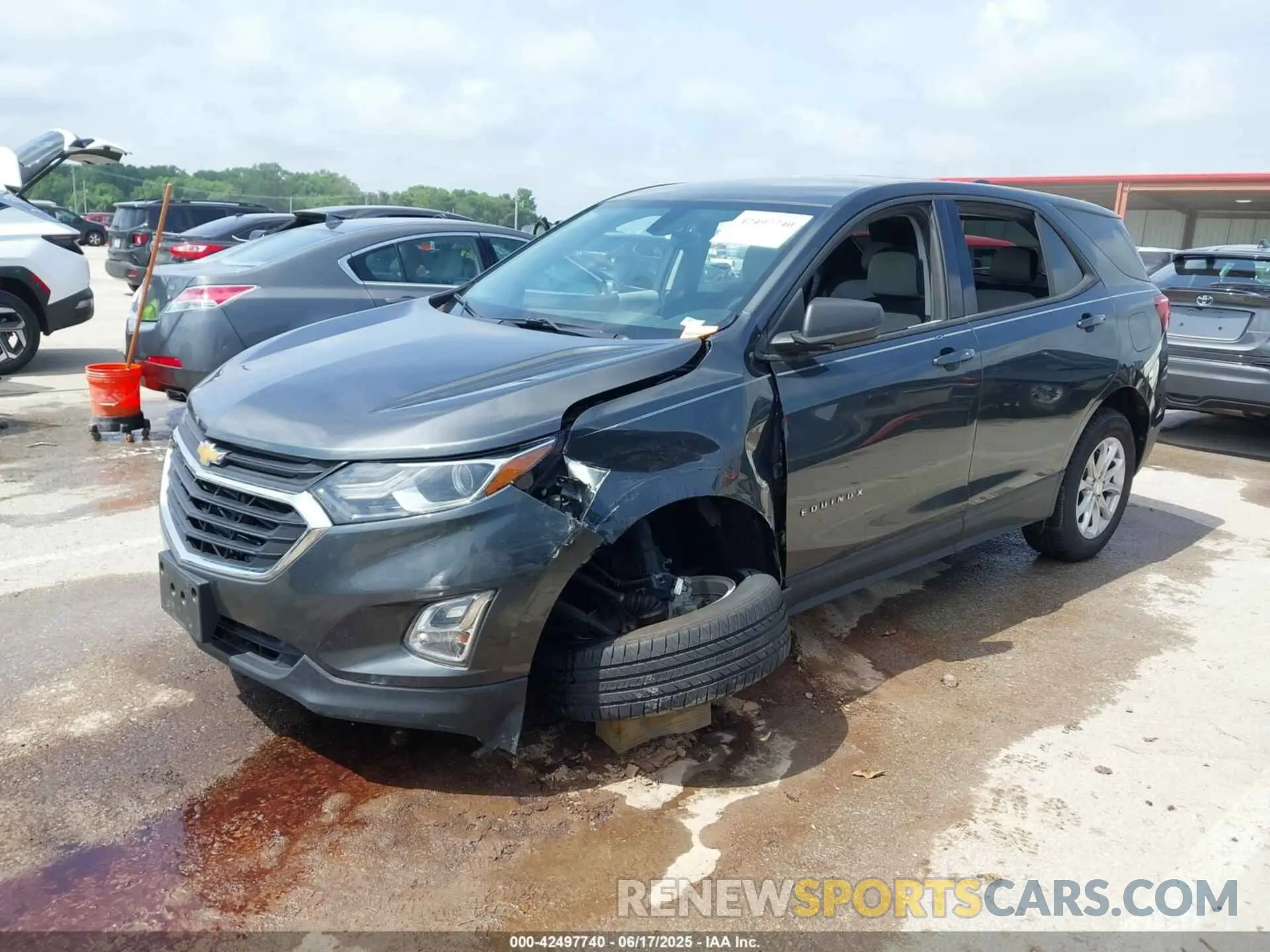 2 Photograph of a damaged car 1GNEVKKW3KJ287097 CHEVROLET TRAVERSE 2019