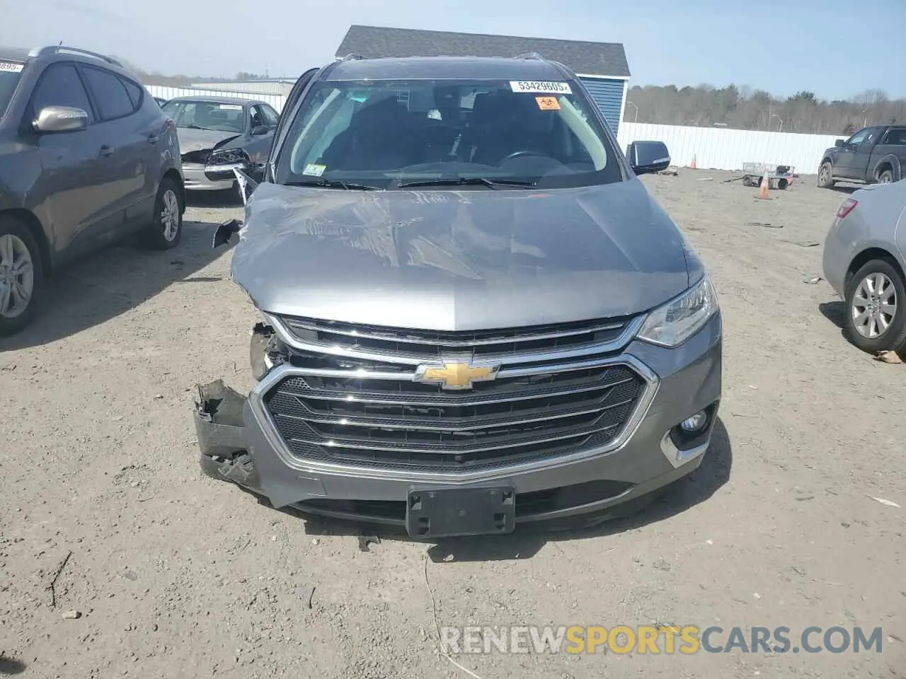 5 Photograph of a damaged car 1GNEVKKW4KJ205362 CHEVROLET TRAVERSE 2019