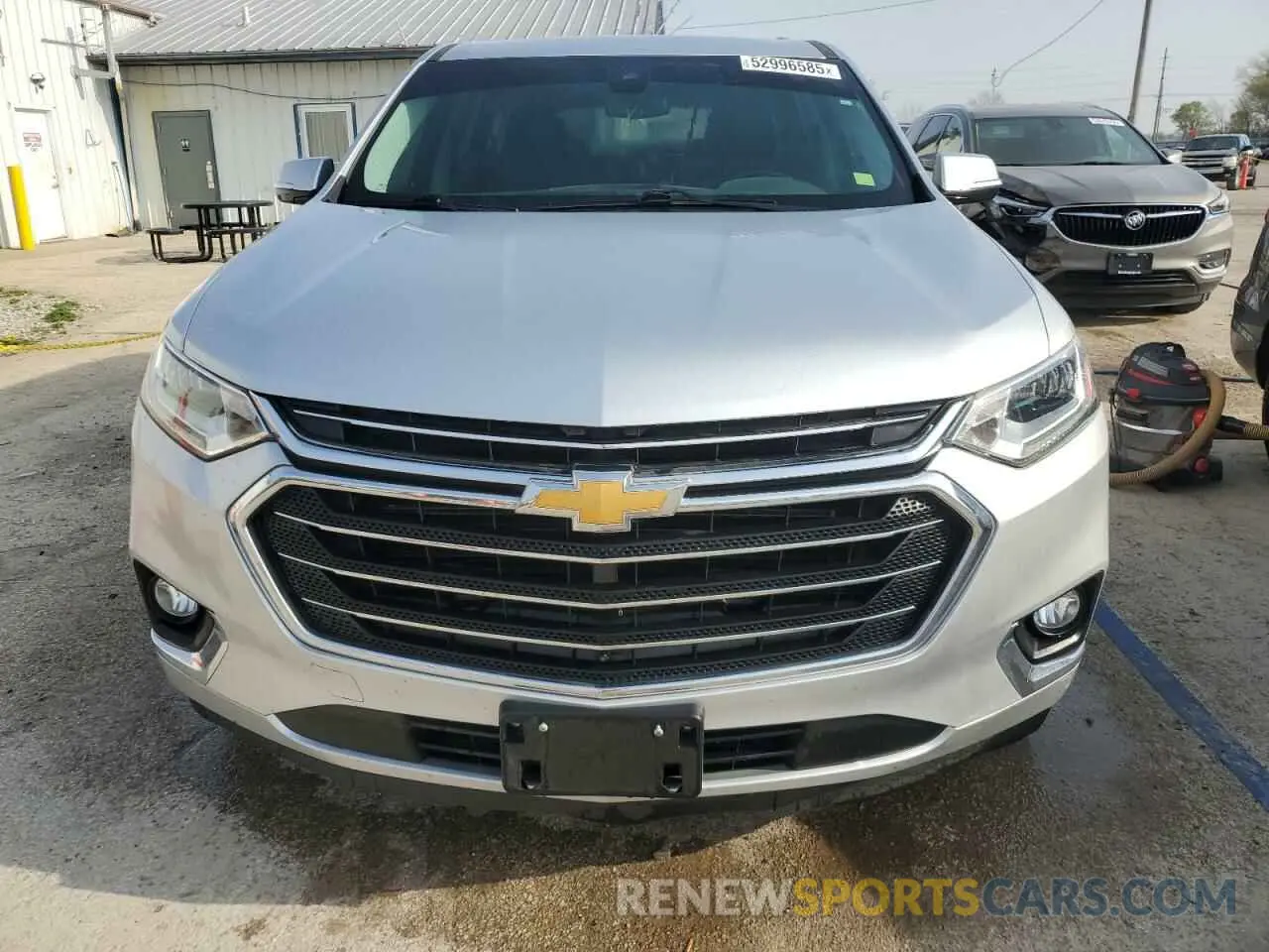 5 Photograph of a damaged car 1GNEVKKW4KJ215969 CHEVROLET TRAVERSE 2019
