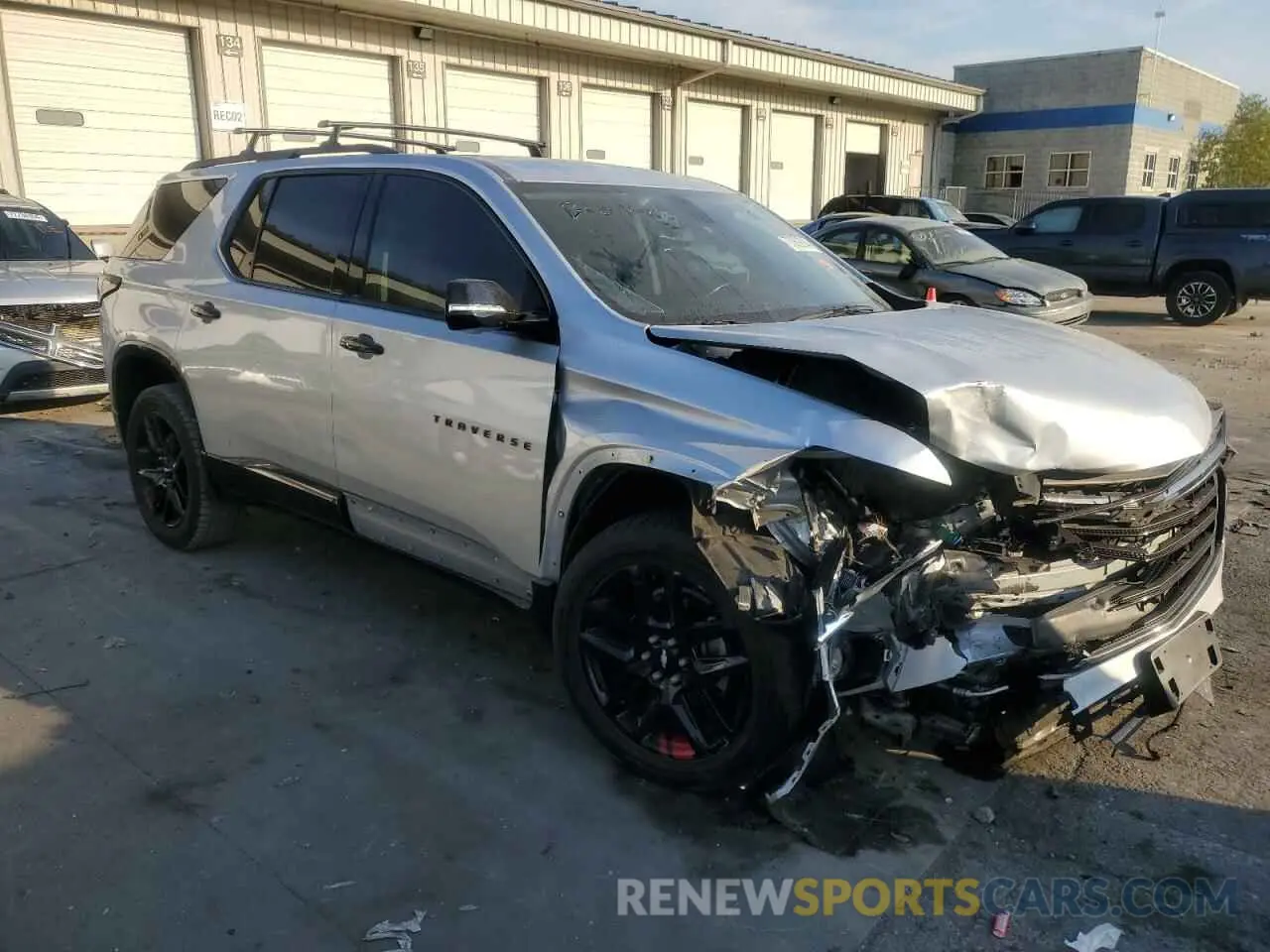 4 Photograph of a damaged car 1GNEVKKW4KJ224624 CHEVROLET TRAVERSE 2019