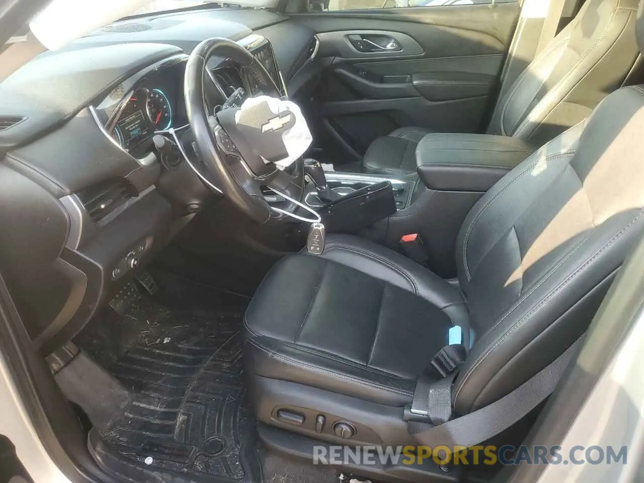 7 Photograph of a damaged car 1GNEVKKW4KJ224624 CHEVROLET TRAVERSE 2019