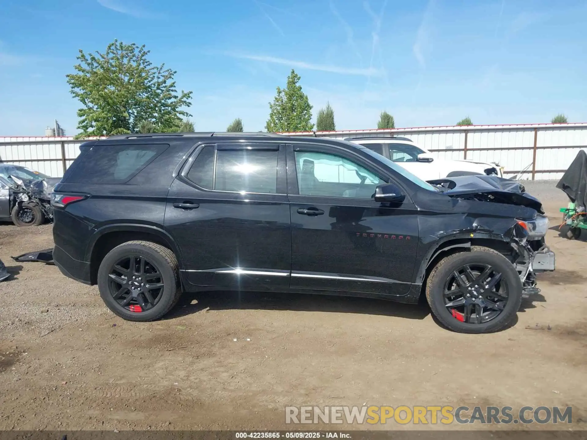 14 Photograph of a damaged car 1GNEVKKW5KJ159900 CHEVROLET TRAVERSE 2019