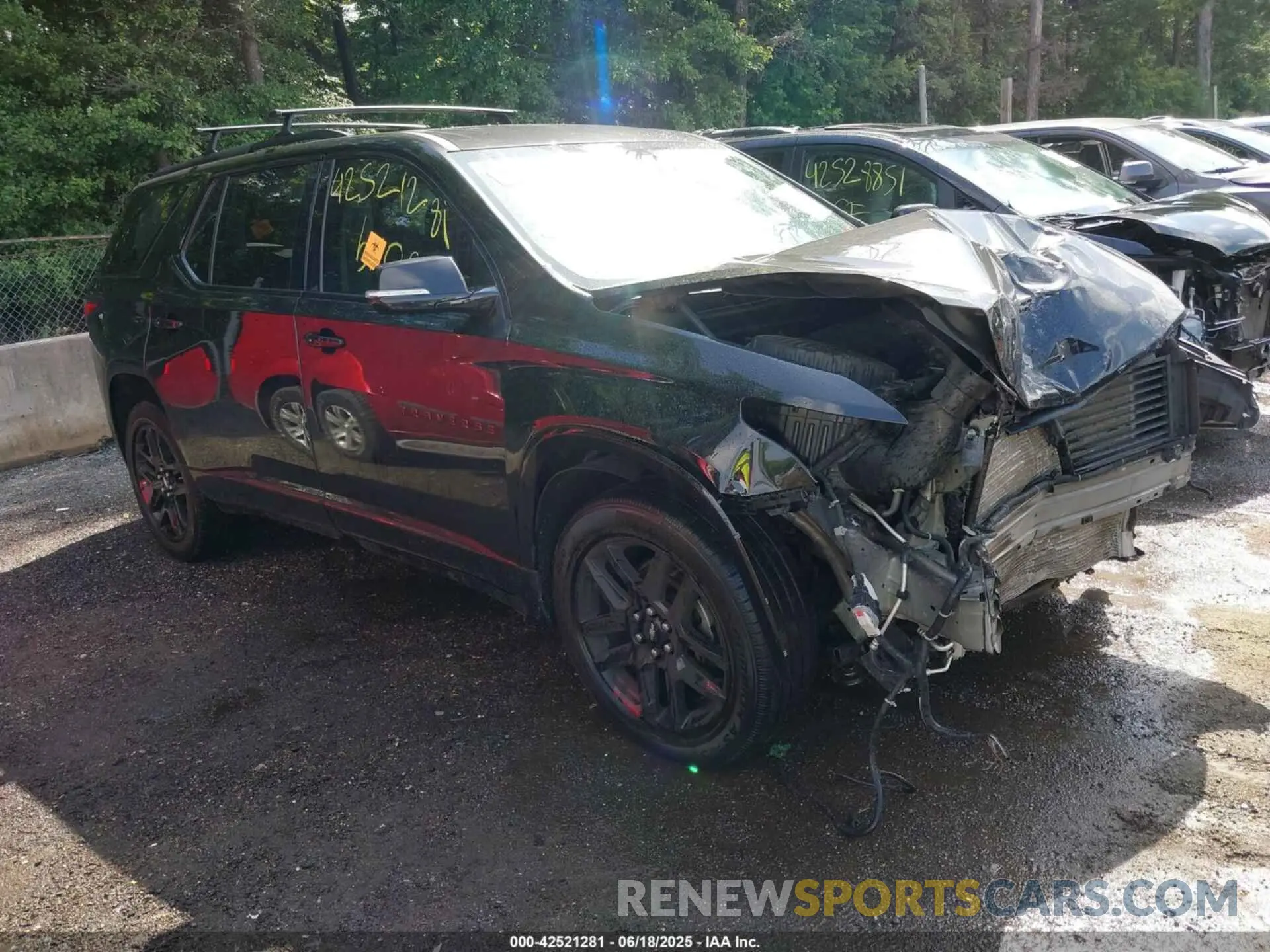 1 Photograph of a damaged car 1GNEVKKW6KJ222762 CHEVROLET TRAVERSE 2019