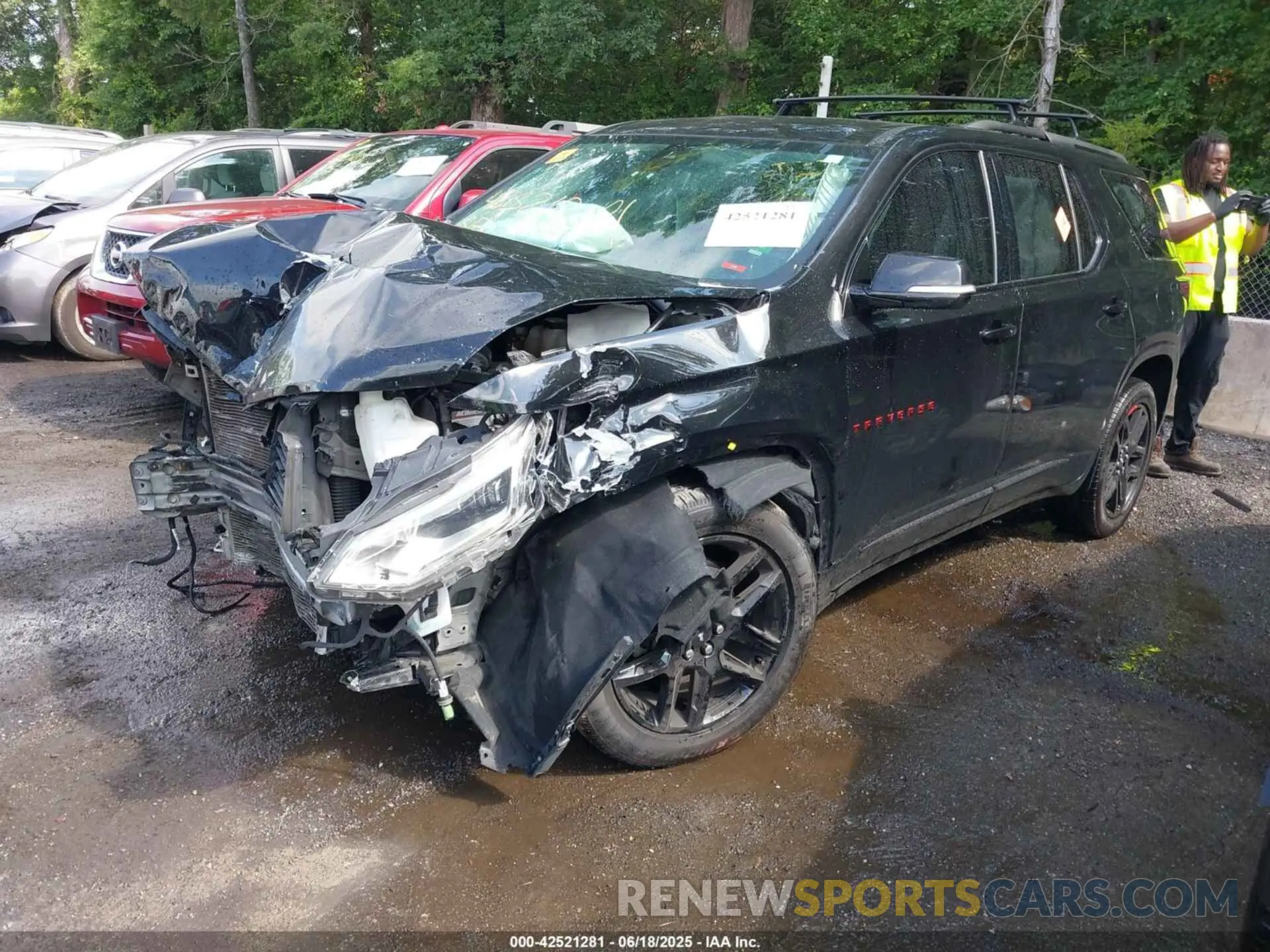 2 Photograph of a damaged car 1GNEVKKW6KJ222762 CHEVROLET TRAVERSE 2019