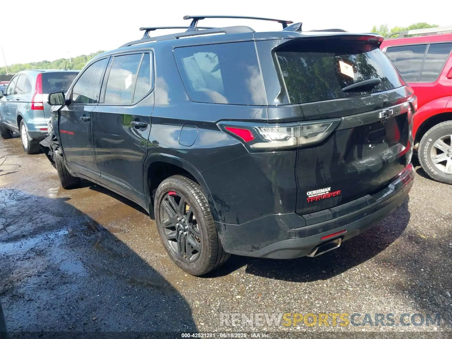 3 Photograph of a damaged car 1GNEVKKW6KJ222762 CHEVROLET TRAVERSE 2019