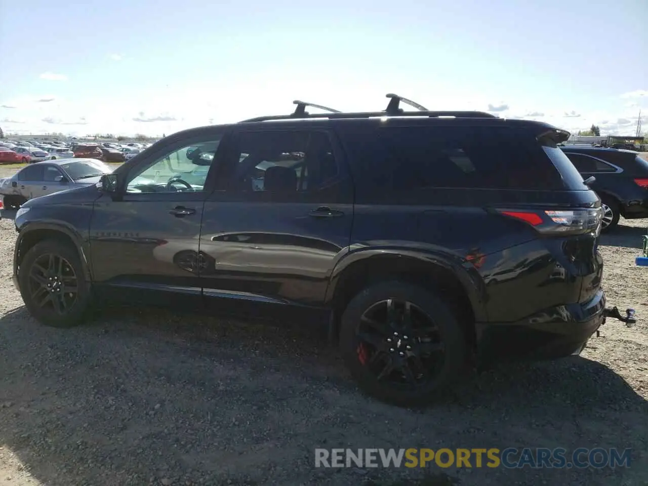 2 Photograph of a damaged car 1GNEVKKWXKJ174568 CHEVROLET TRAVERSE 2019