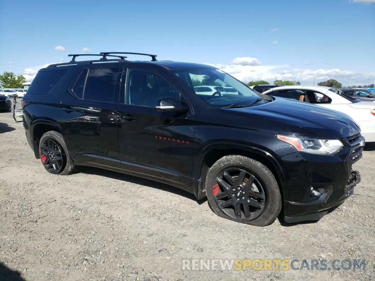 4 Photograph of a damaged car 1GNEVKKWXKJ174568 CHEVROLET TRAVERSE 2019
