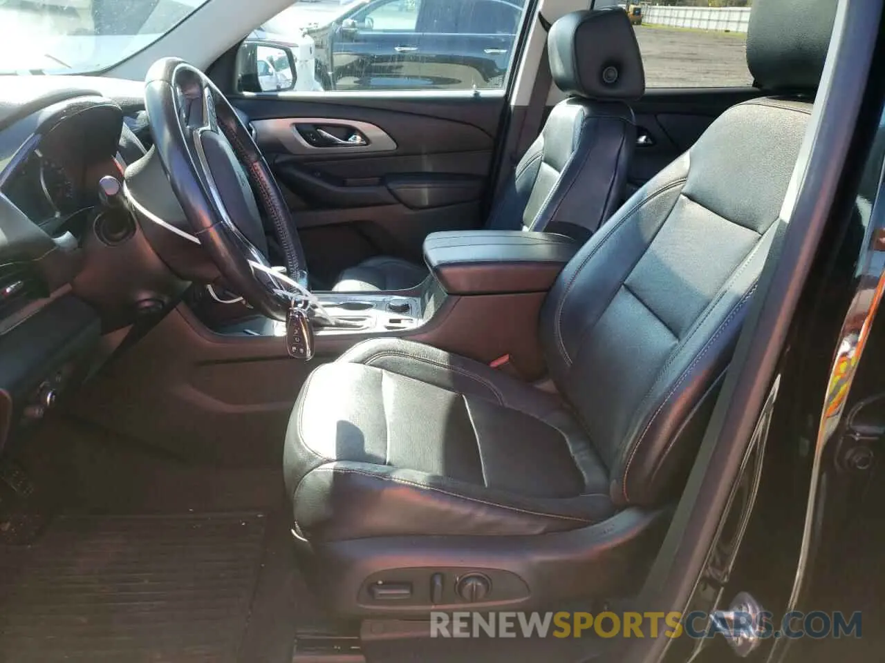 7 Photograph of a damaged car 1GNEVKKWXKJ174568 CHEVROLET TRAVERSE 2019