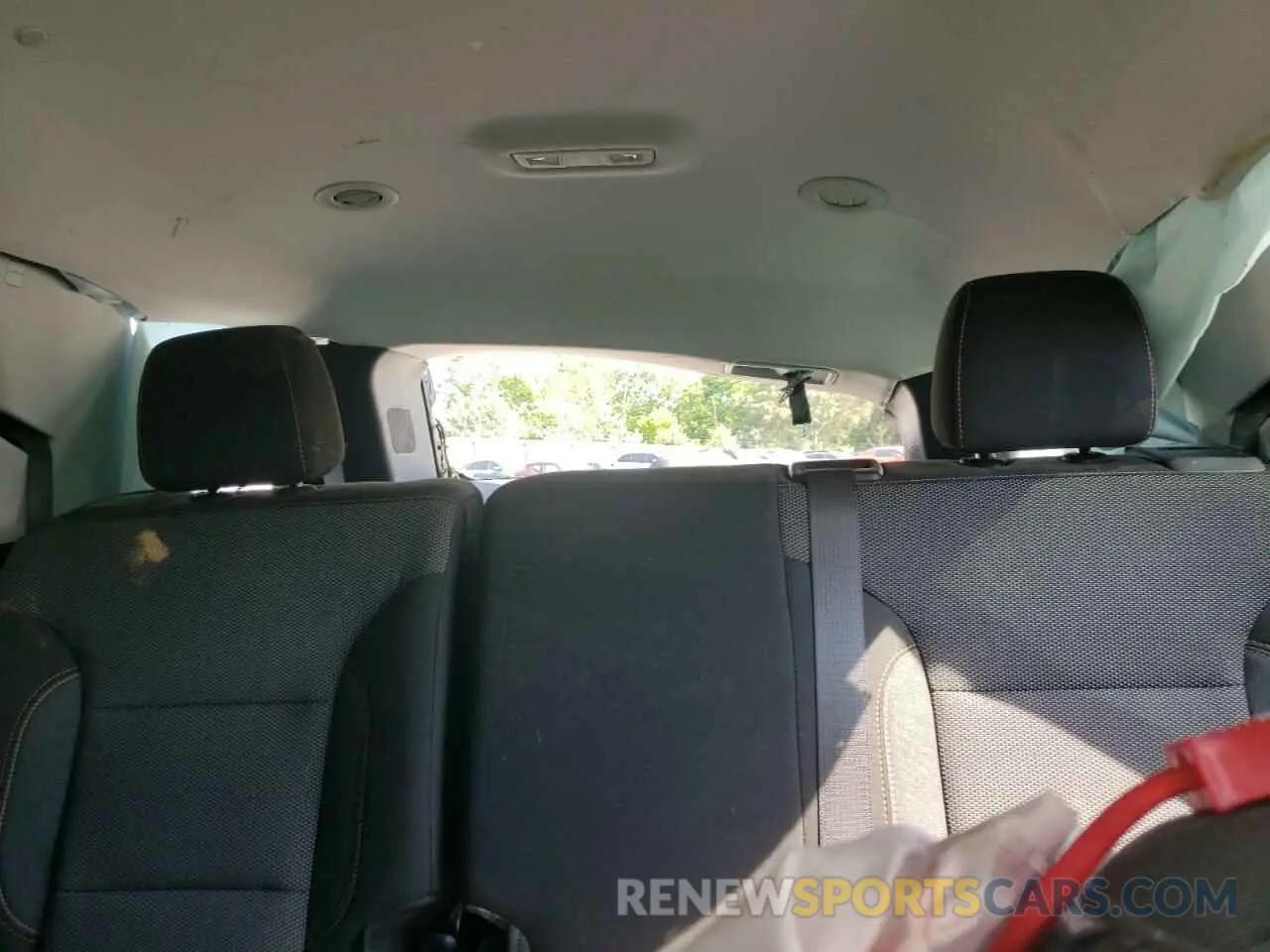 10 Photograph of a damaged car 1GNEVLKW0KJ171636 CHEVROLET TRAVERSE 2019