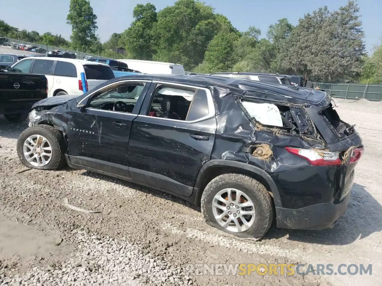 2 Photograph of a damaged car 1GNEVLKW0KJ171636 CHEVROLET TRAVERSE 2019