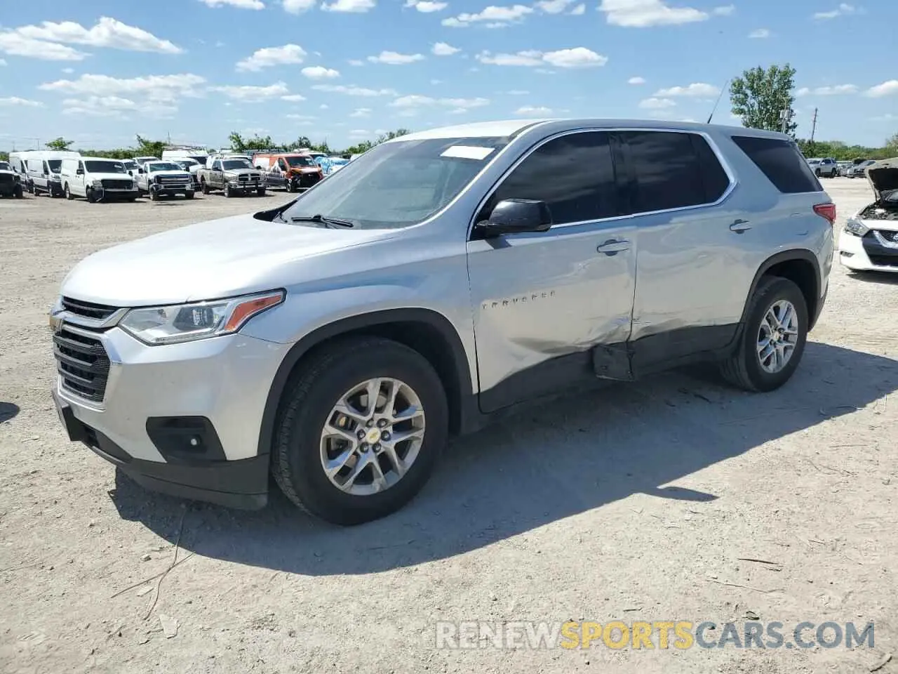 1 Photograph of a damaged car 1GNEVLKW3KJ109390 CHEVROLET TRAVERSE 2019
