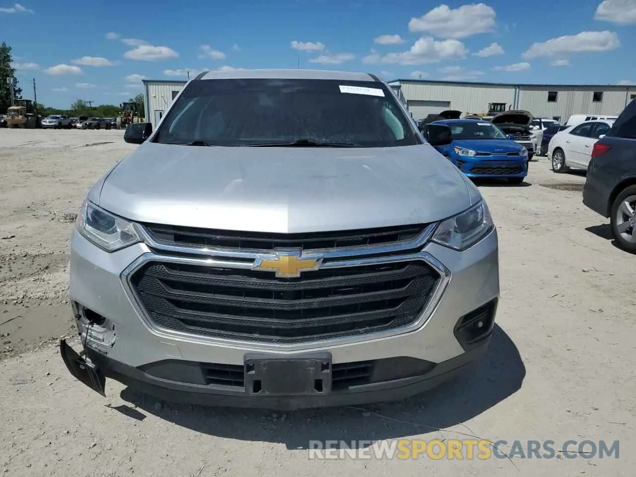 5 Photograph of a damaged car 1GNEVLKW3KJ109390 CHEVROLET TRAVERSE 2019