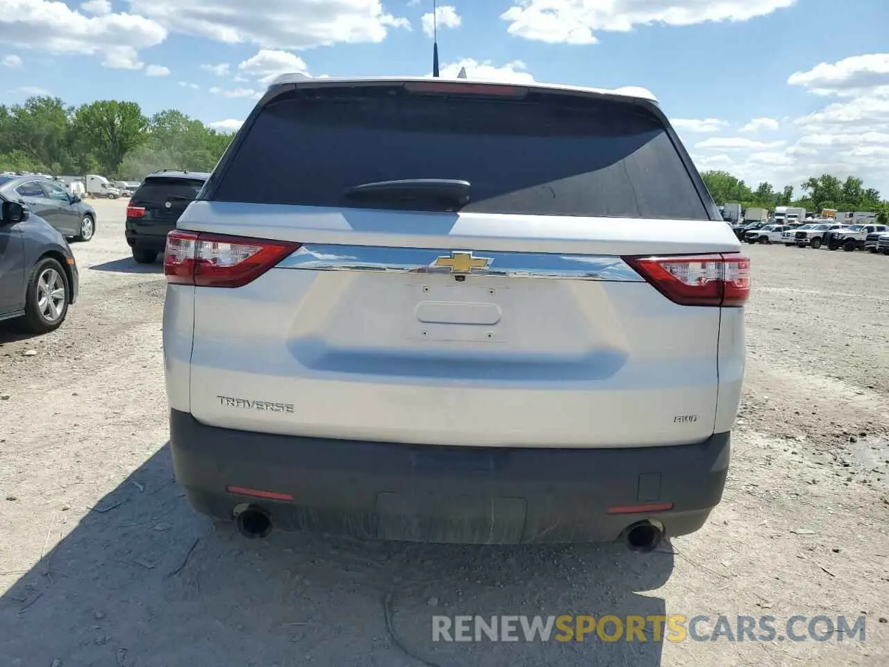6 Photograph of a damaged car 1GNEVLKW3KJ109390 CHEVROLET TRAVERSE 2019