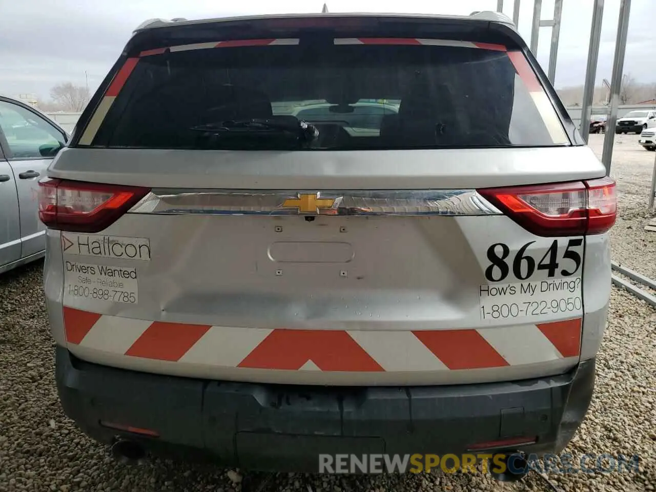 6 Photograph of a damaged car 1GNEVMKW0KJ237334 CHEVROLET TRAVERSE 2019