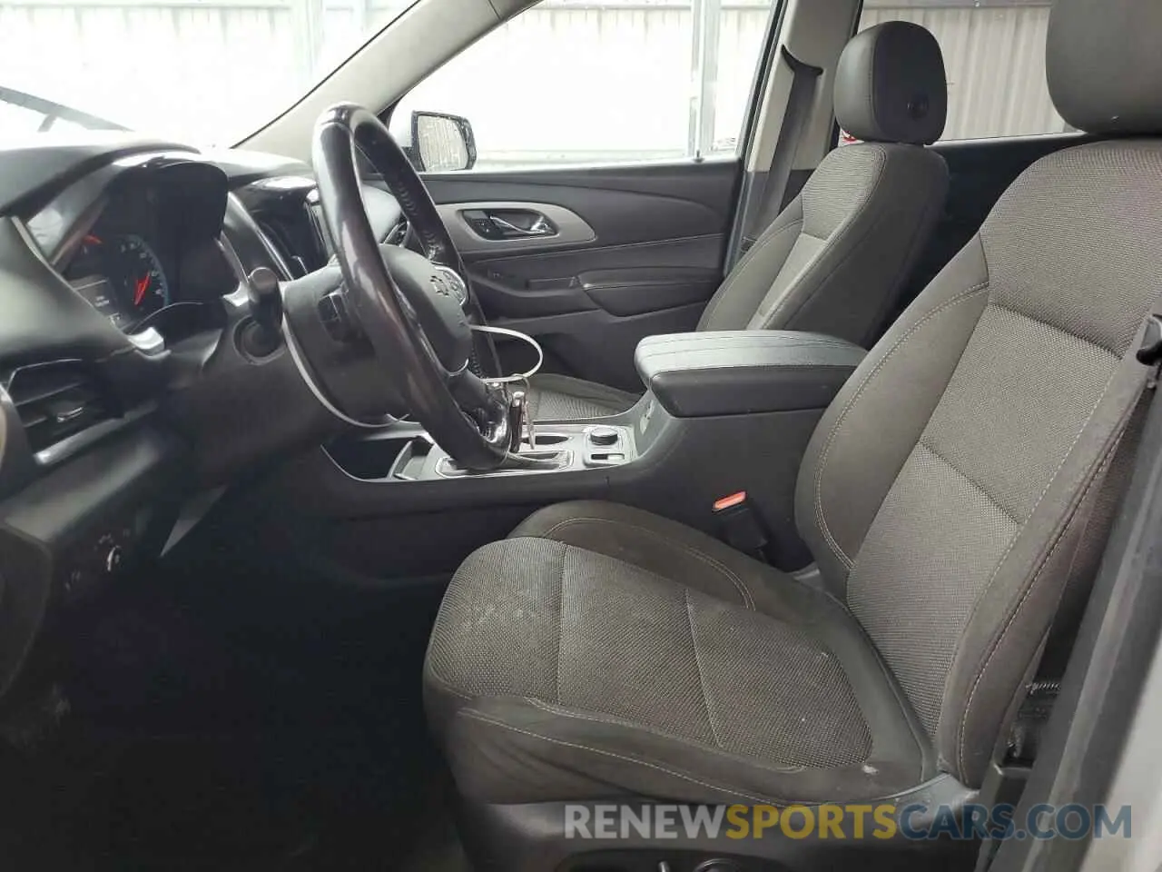 7 Photograph of a damaged car 1GNEVMKW0KJ237334 CHEVROLET TRAVERSE 2019