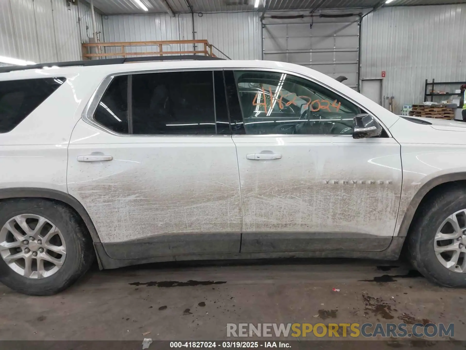 13 Photograph of a damaged car 1GNEVMKWXKJ247921 CHEVROLET TRAVERSE 2019
