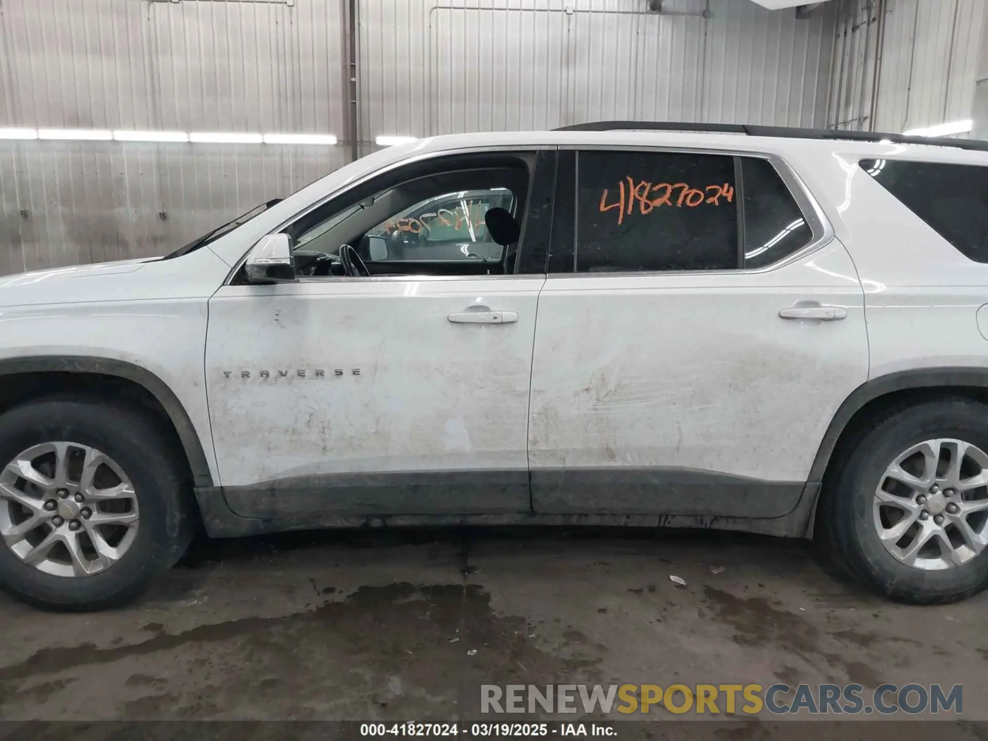 14 Photograph of a damaged car 1GNEVMKWXKJ247921 CHEVROLET TRAVERSE 2019