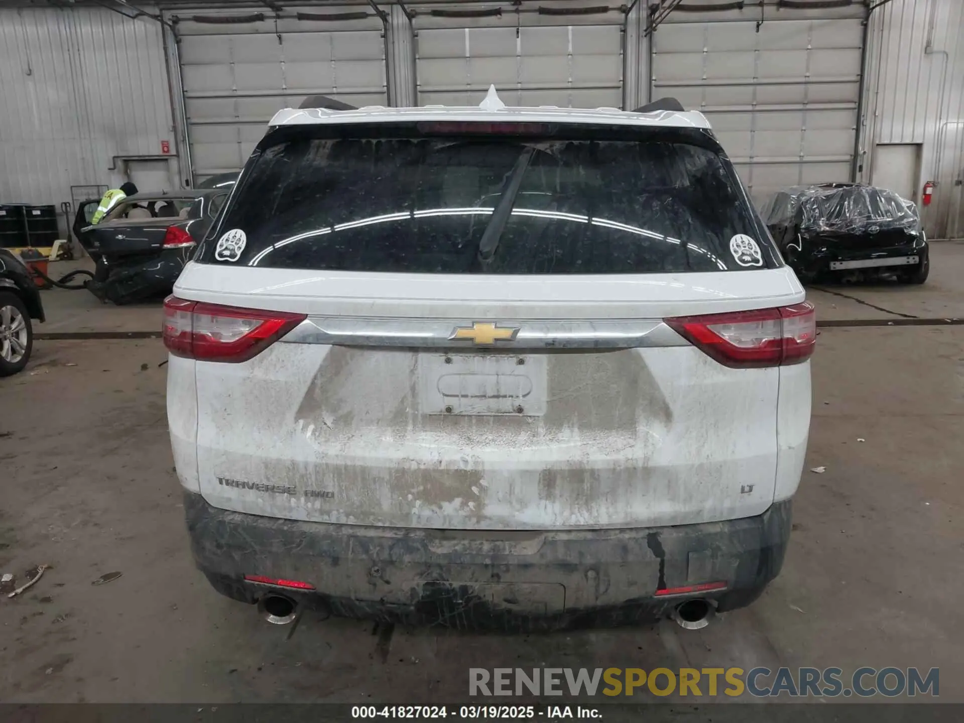 16 Photograph of a damaged car 1GNEVMKWXKJ247921 CHEVROLET TRAVERSE 2019
