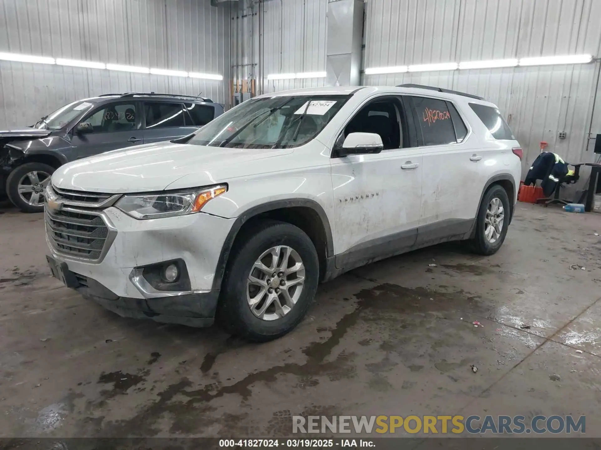 2 Photograph of a damaged car 1GNEVMKWXKJ247921 CHEVROLET TRAVERSE 2019