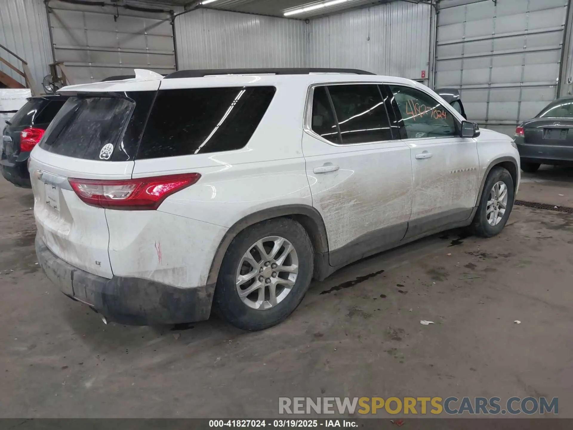 4 Photograph of a damaged car 1GNEVMKWXKJ247921 CHEVROLET TRAVERSE 2019