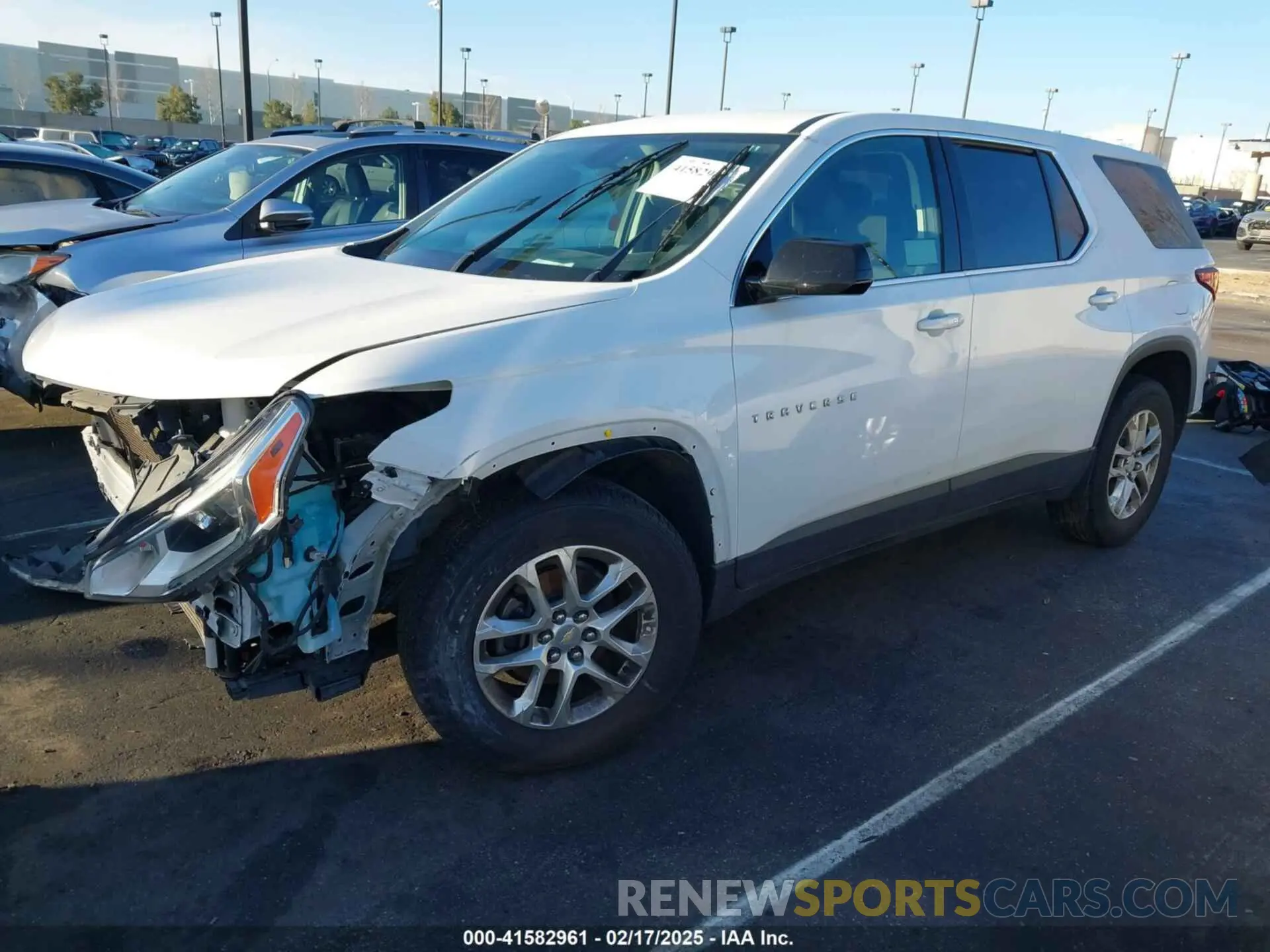 2 Photograph of a damaged car 1GNERFKW0LJ104557 CHEVROLET TRAVERSE 2020