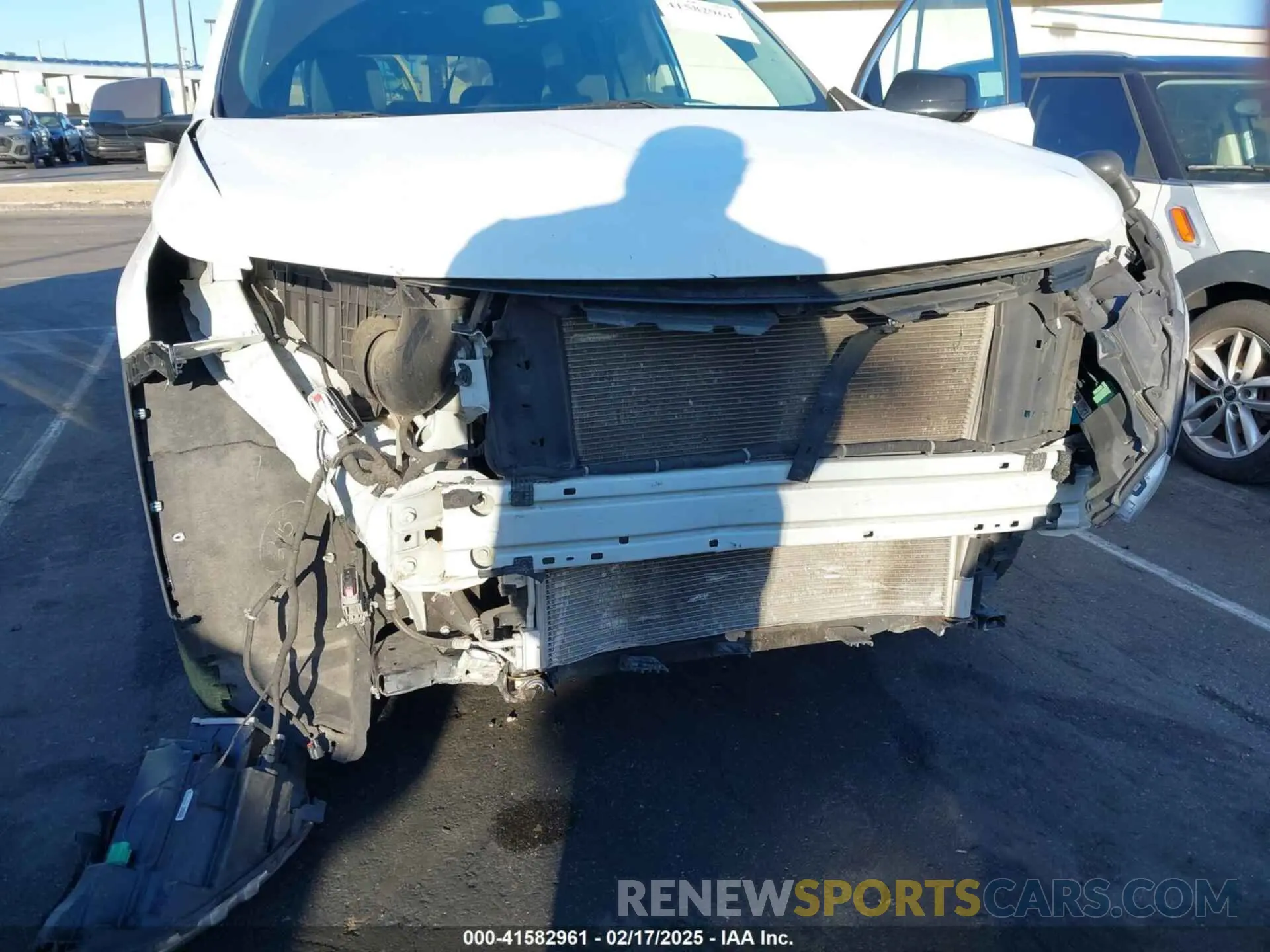 6 Photograph of a damaged car 1GNERFKW0LJ104557 CHEVROLET TRAVERSE 2020