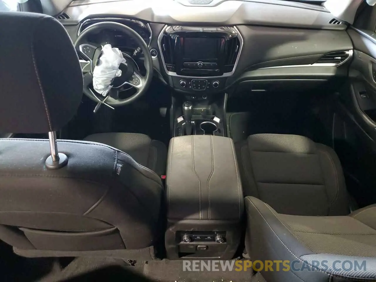 8 Photograph of a damaged car 1GNERFKW0LJ131354 CHEVROLET TRAVERSE 2020