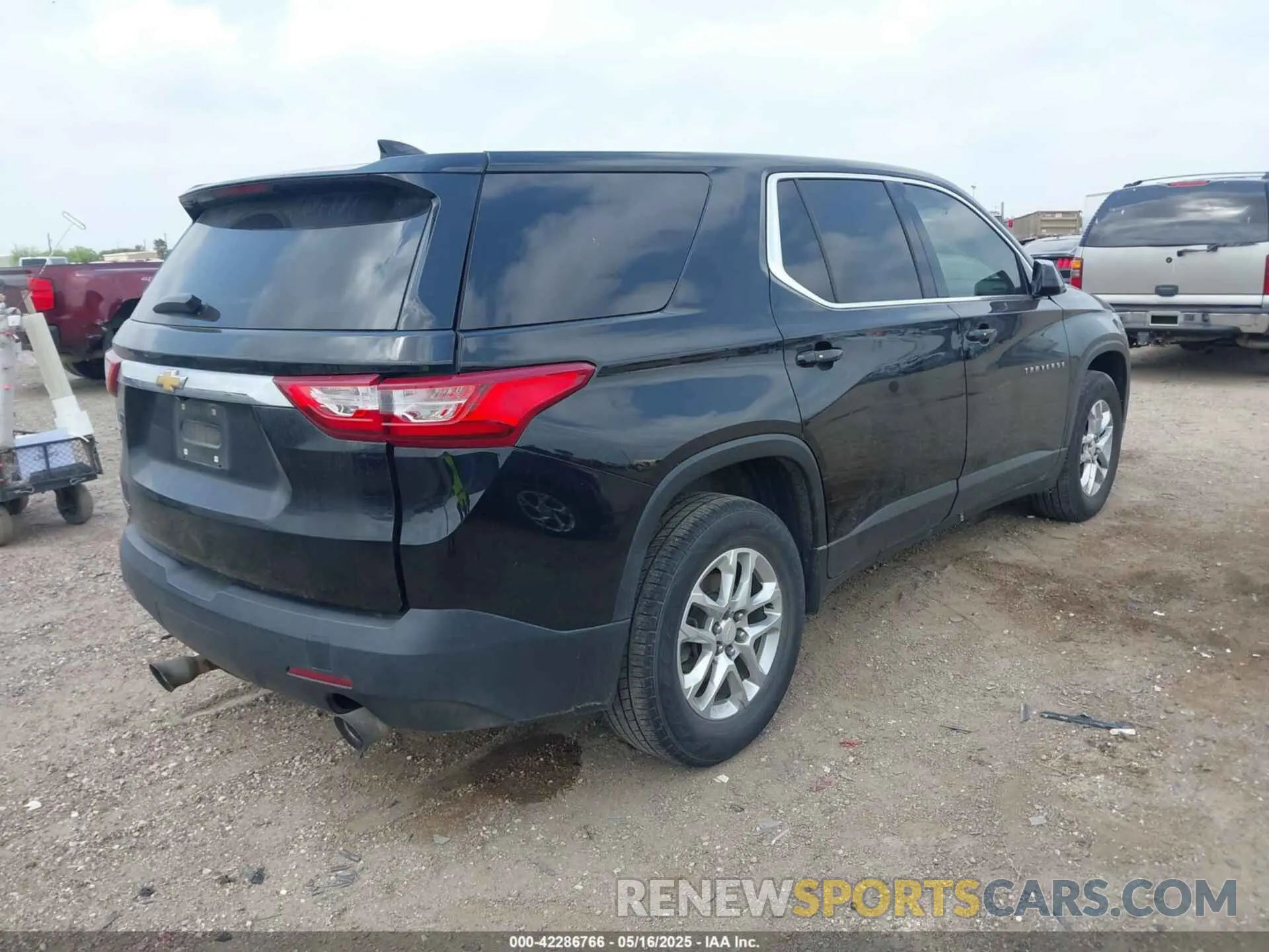 4 Photograph of a damaged car 1GNERFKW0LJ156626 CHEVROLET TRAVERSE 2020