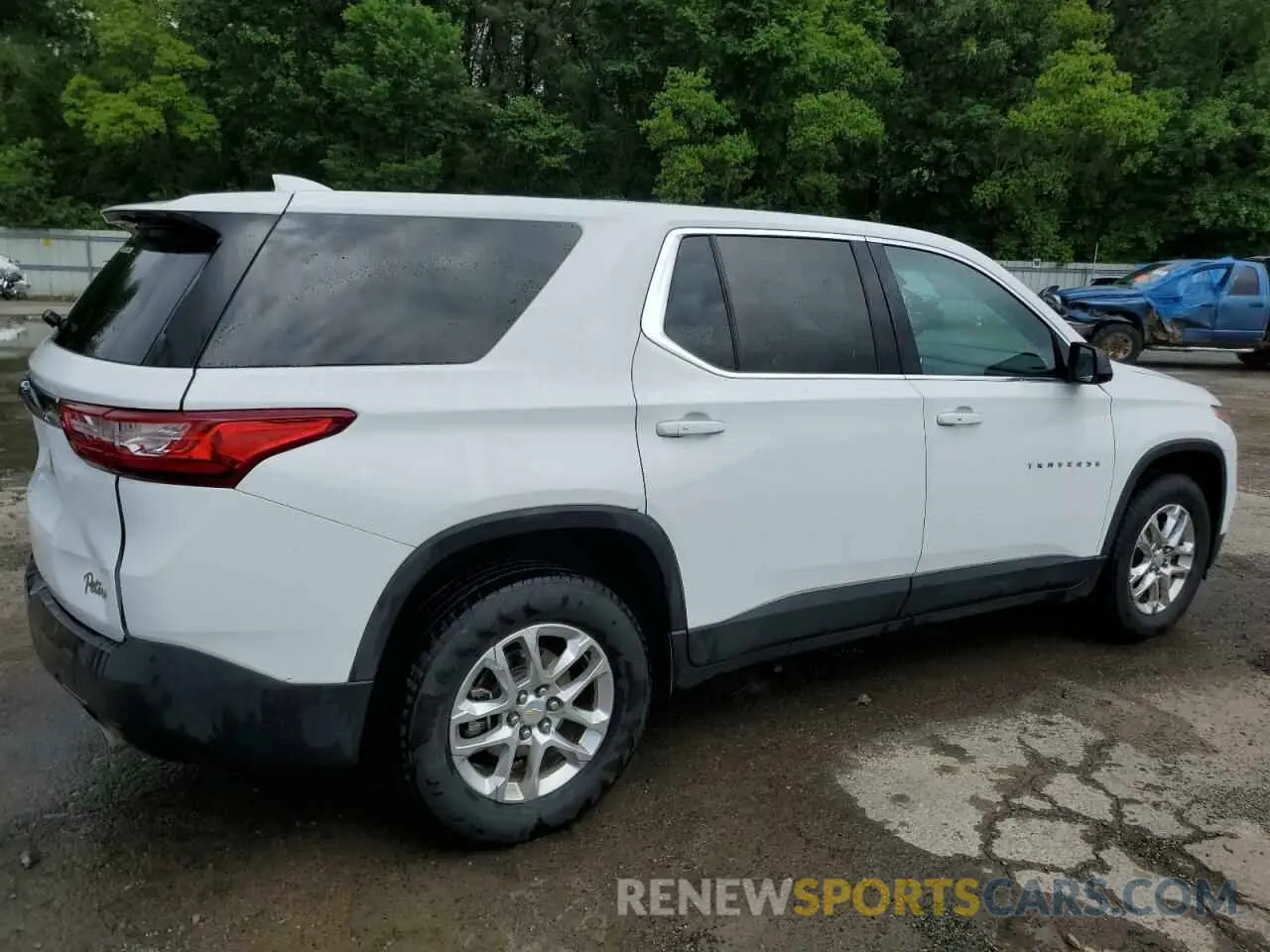 3 Photograph of a damaged car 1GNERFKW0LJ242826 CHEVROLET TRAVERSE 2020