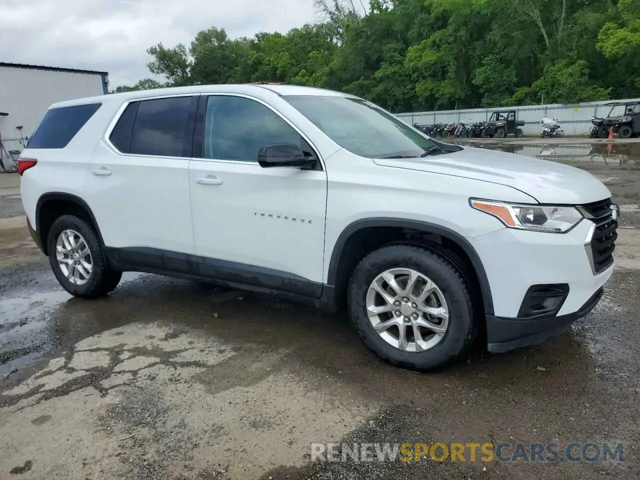 4 Photograph of a damaged car 1GNERFKW0LJ242826 CHEVROLET TRAVERSE 2020