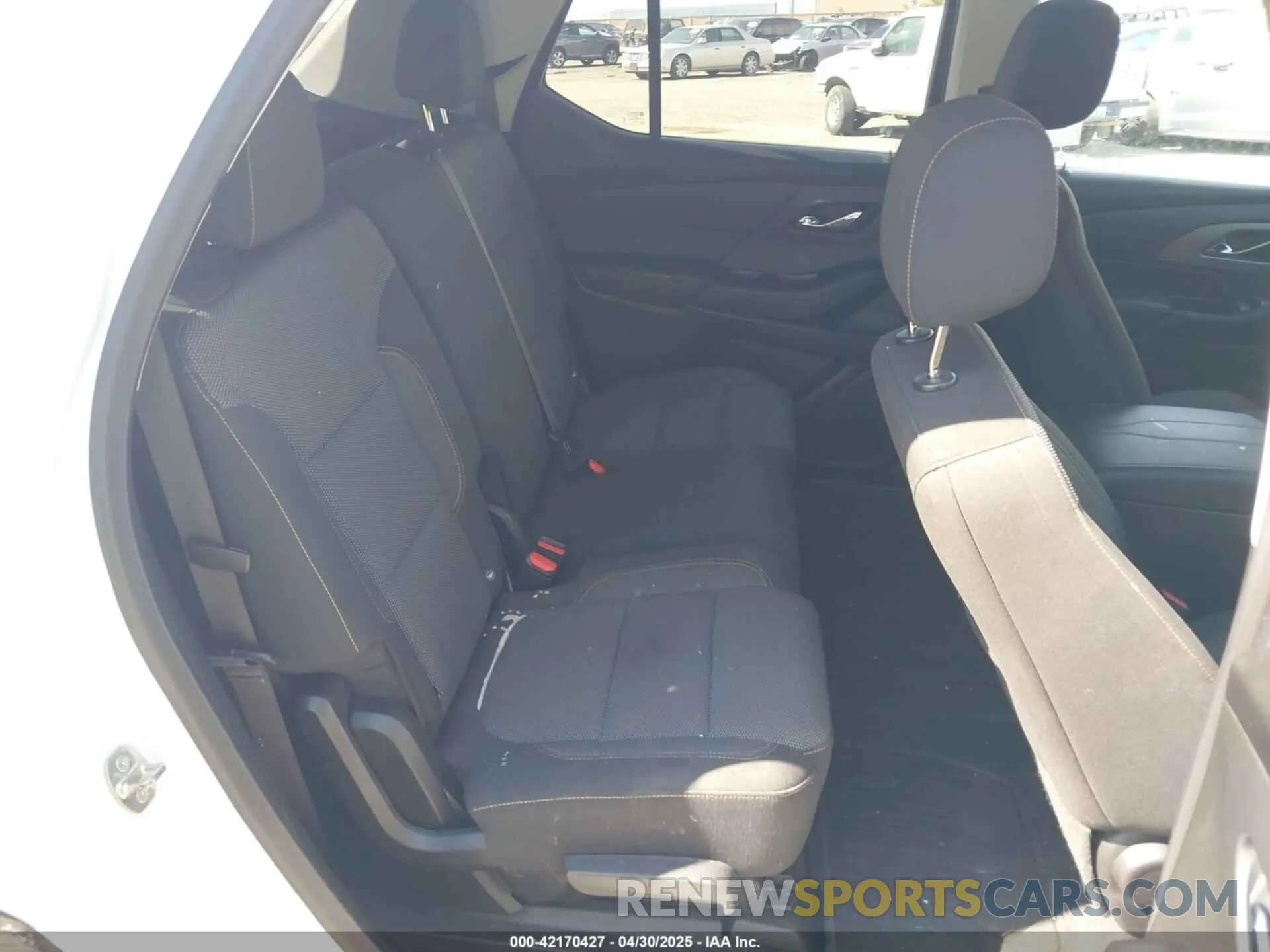 8 Photograph of a damaged car 1GNERFKW0LJ303818 CHEVROLET TRAVERSE 2020